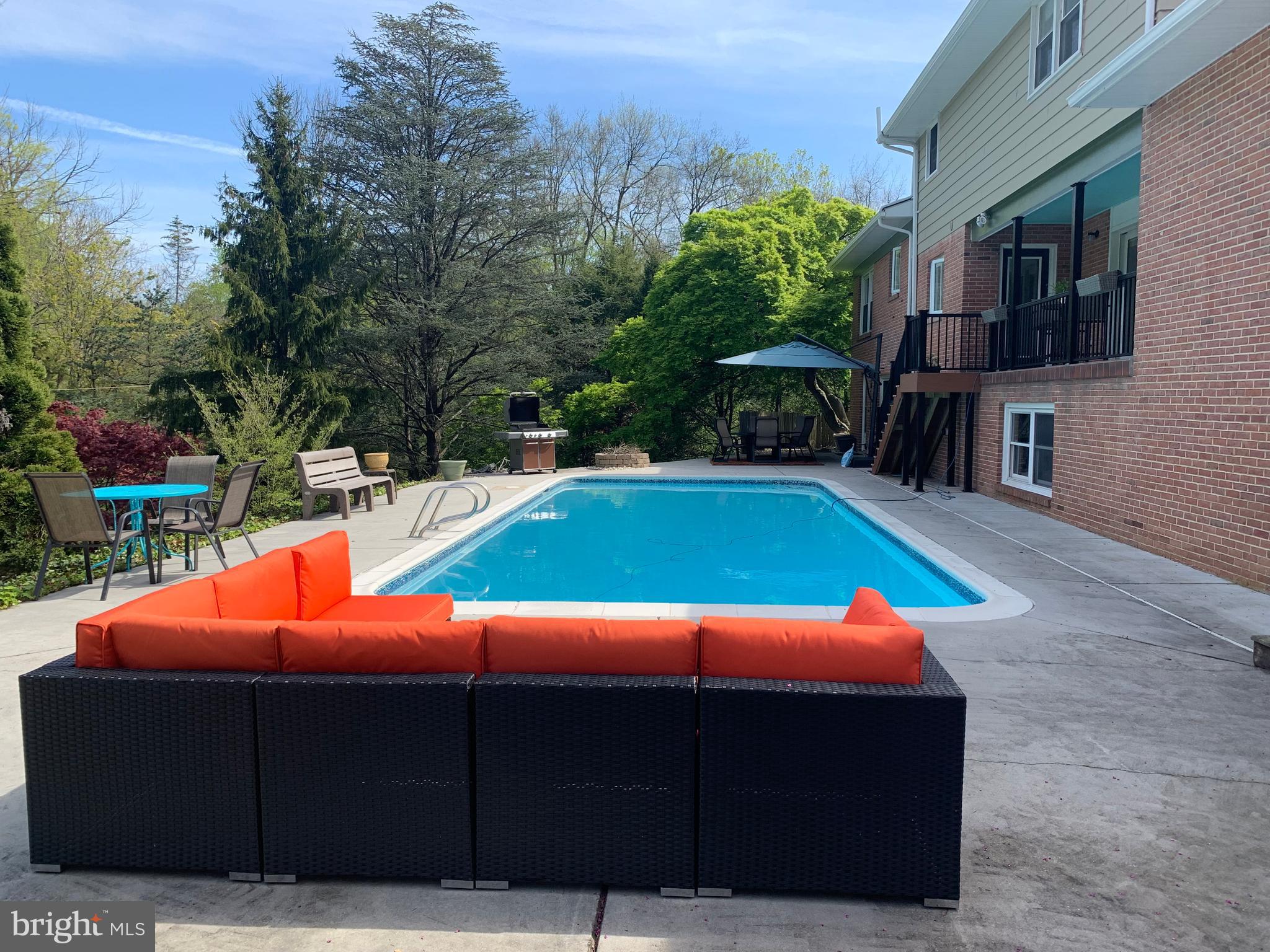 COUNTRY CLUB HILLS - Residential