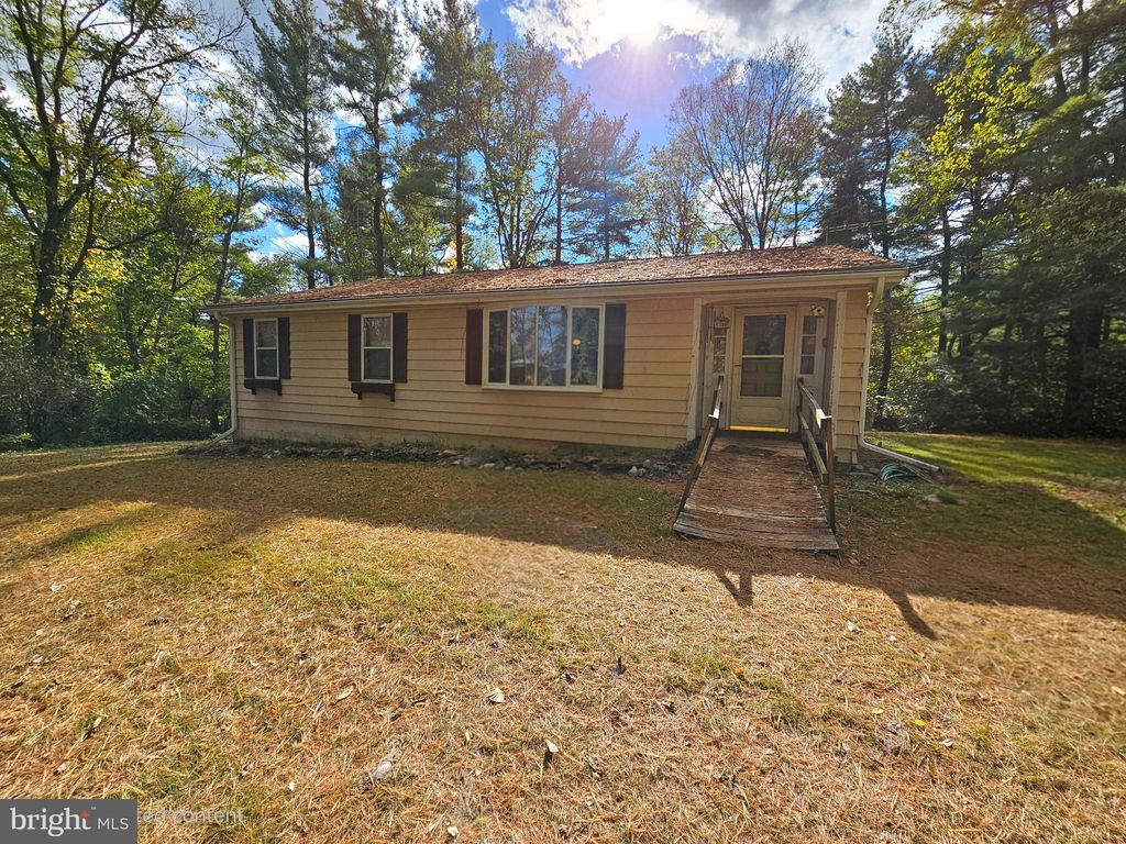 Photo of 20921 Lehmans Mill Road, HAGERSTOWN, MD 21742 (MLS # MDWA2032054)
