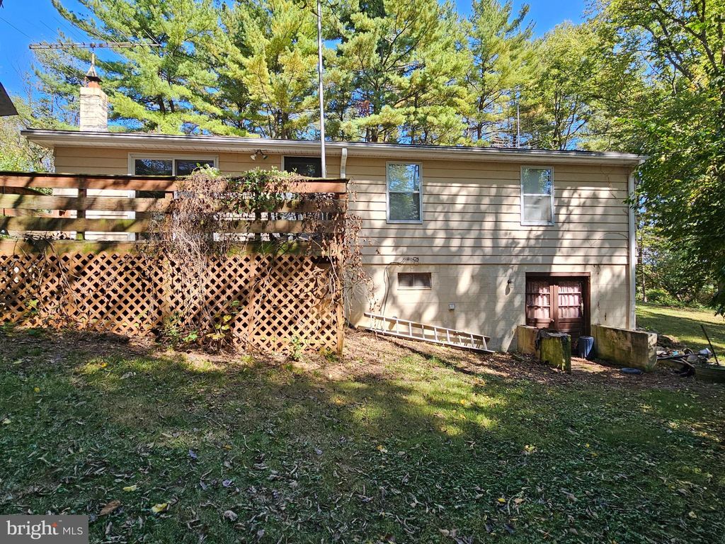 Photo of 20921 Lehmans Mill Road, HAGERSTOWN, MD 21742 (MLS # MDWA2032054)