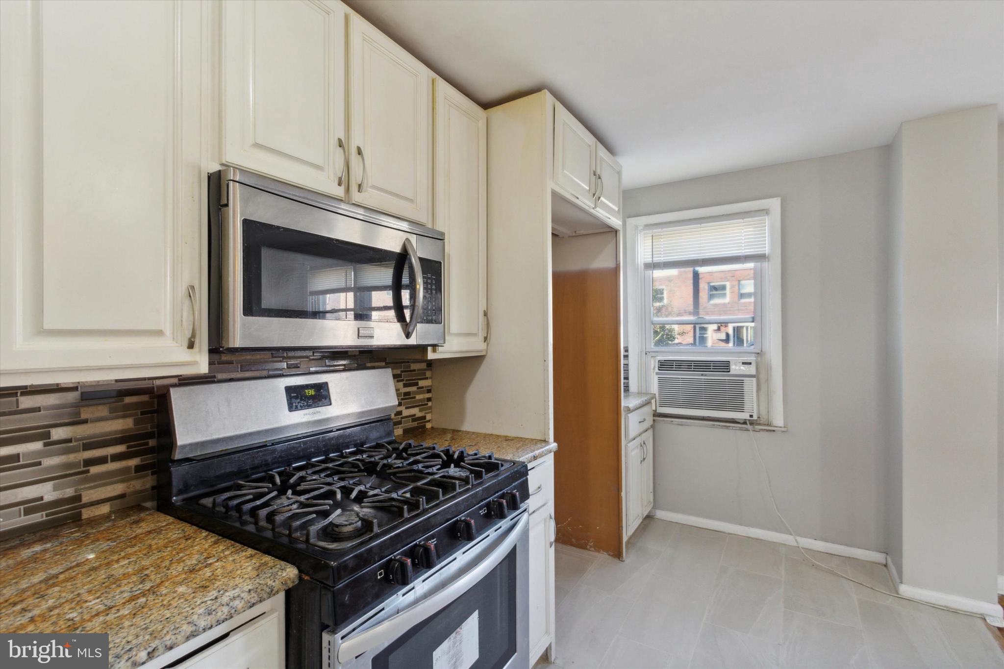 DELMAR VILLAGE - Residential