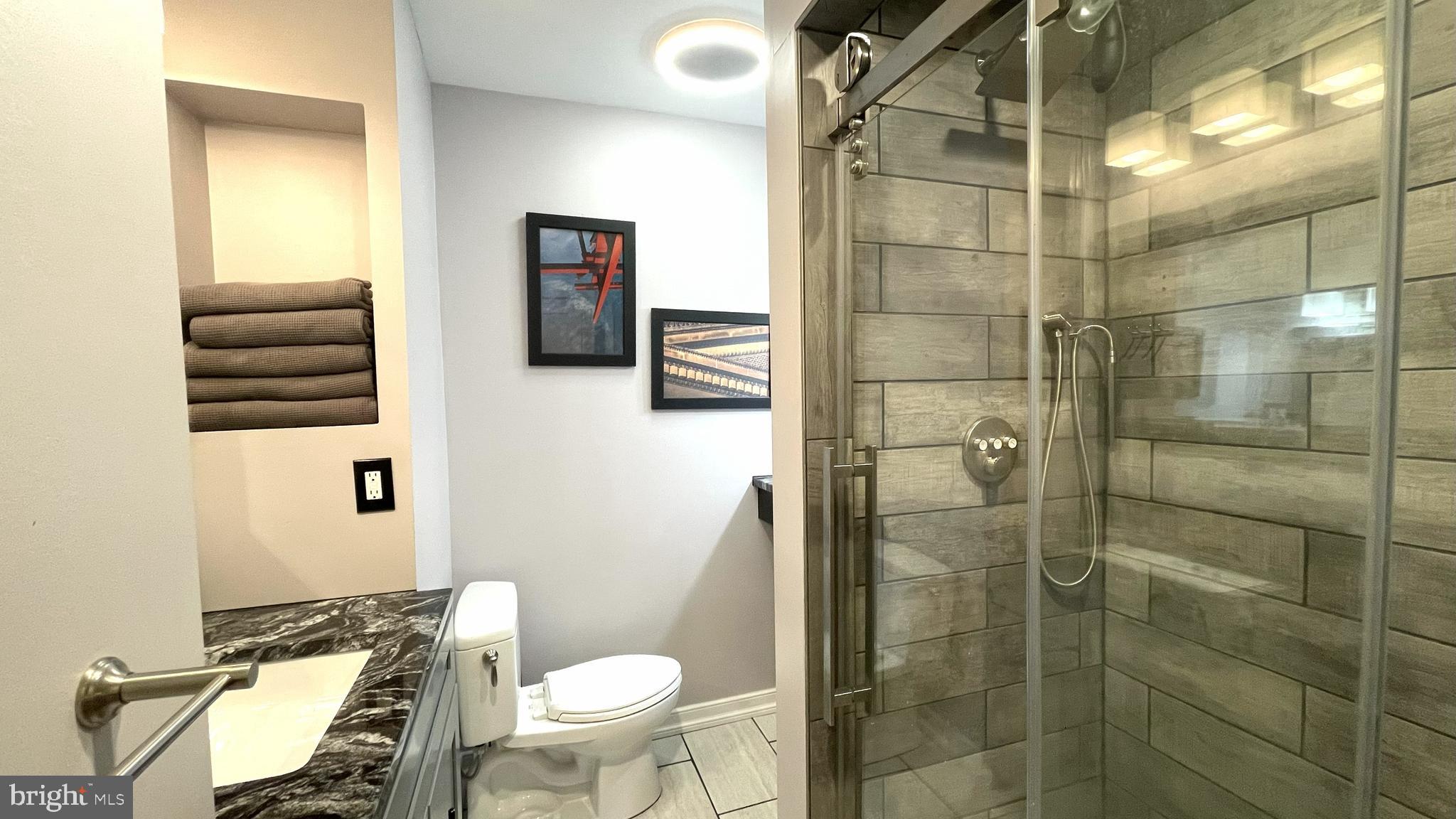 PORT RICHMOND - Residential