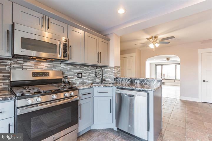 PORT RICHMOND - Residential