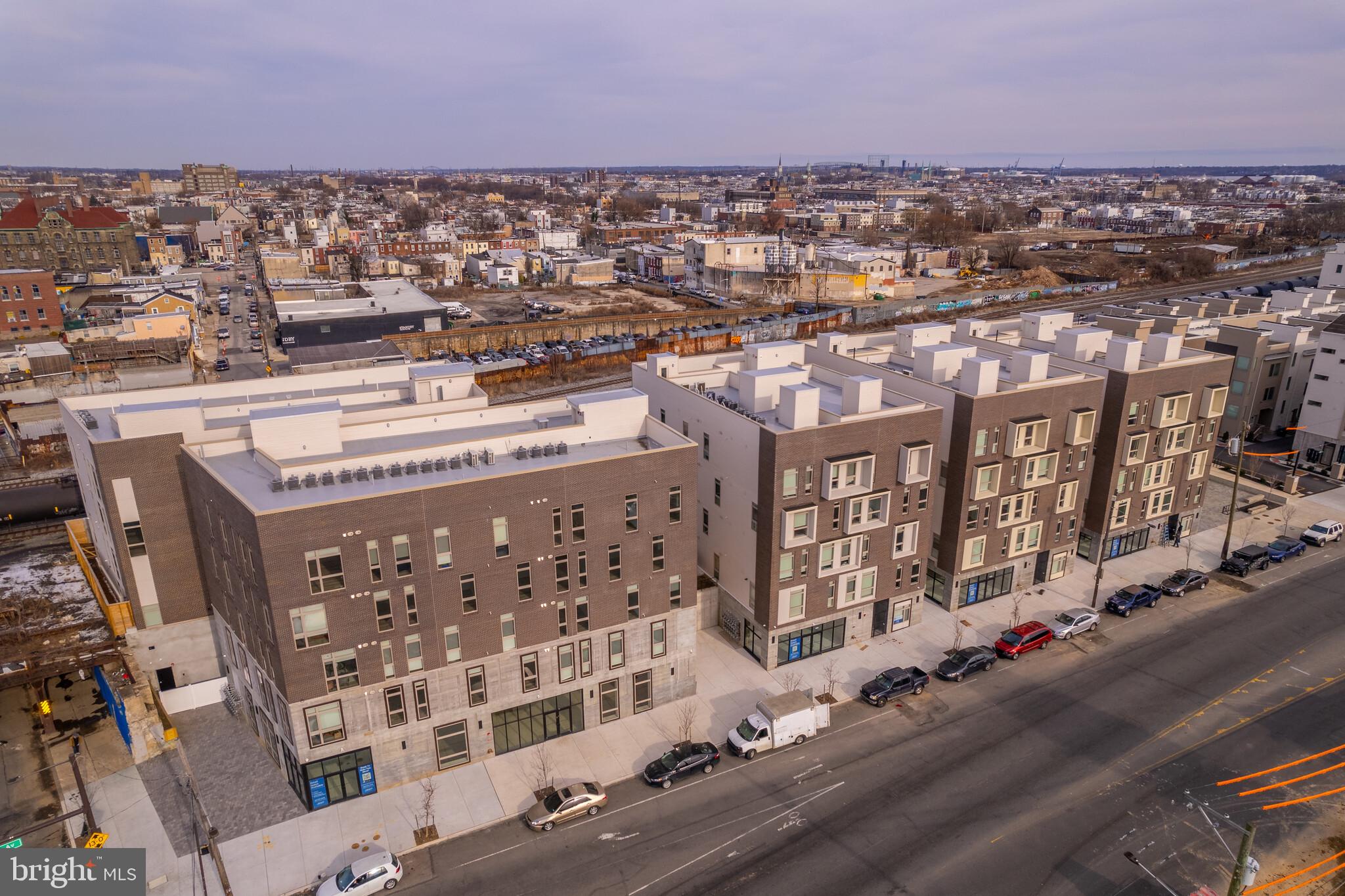 KENSINGTON - Commercial Sale