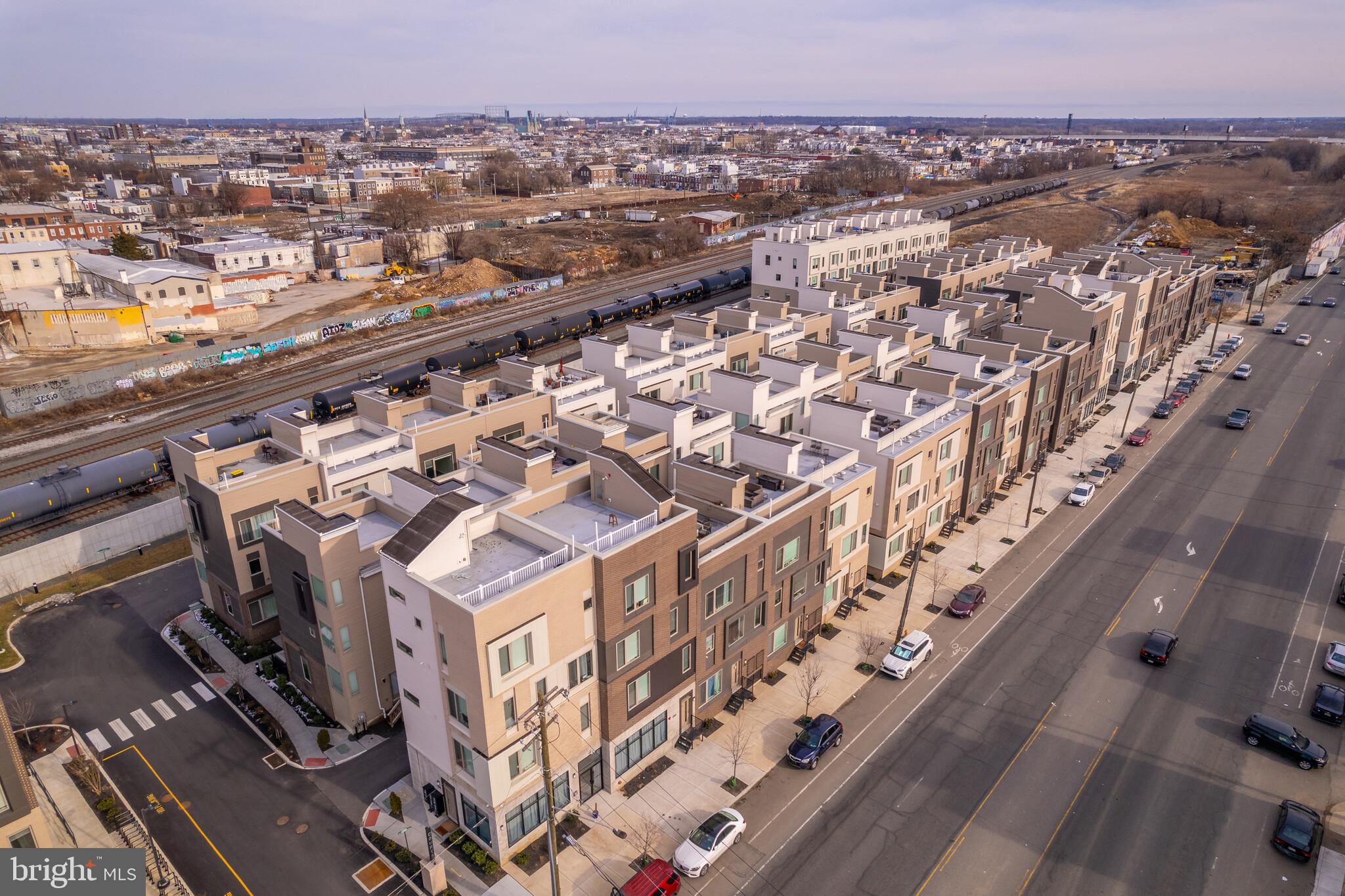 KENSINGTON - Commercial Sale