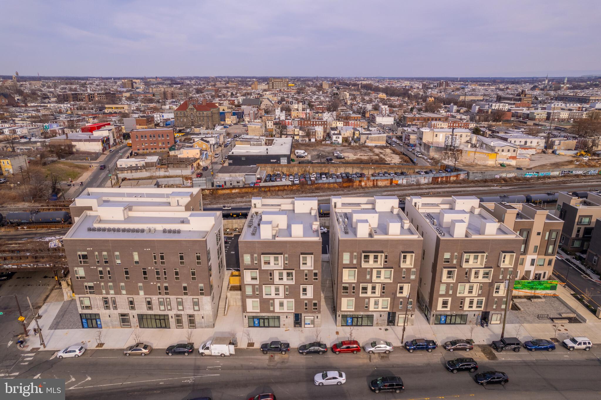 KENSINGTON - Commercial Sale