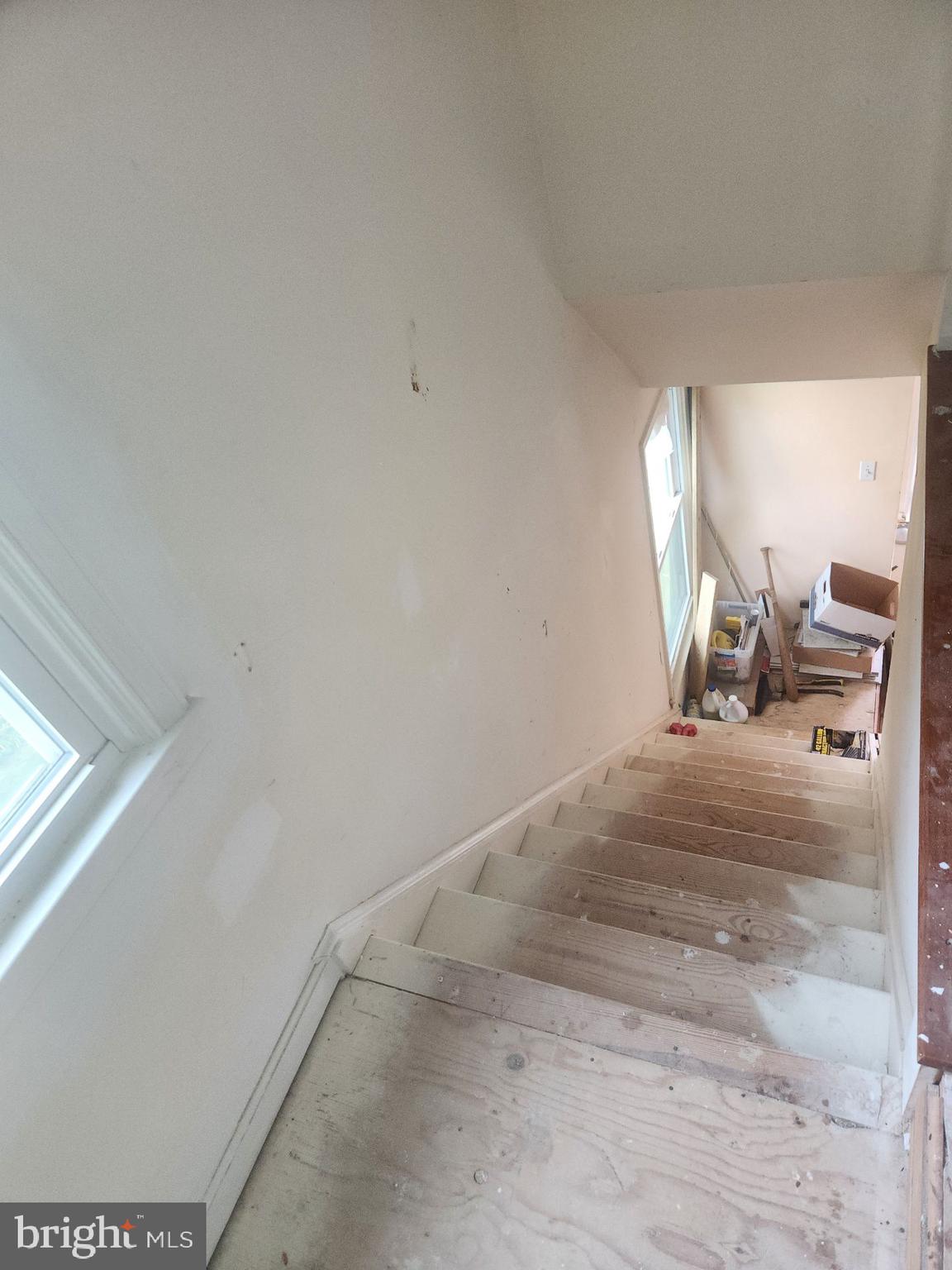 8108 SQUIRREL RUN ROAD