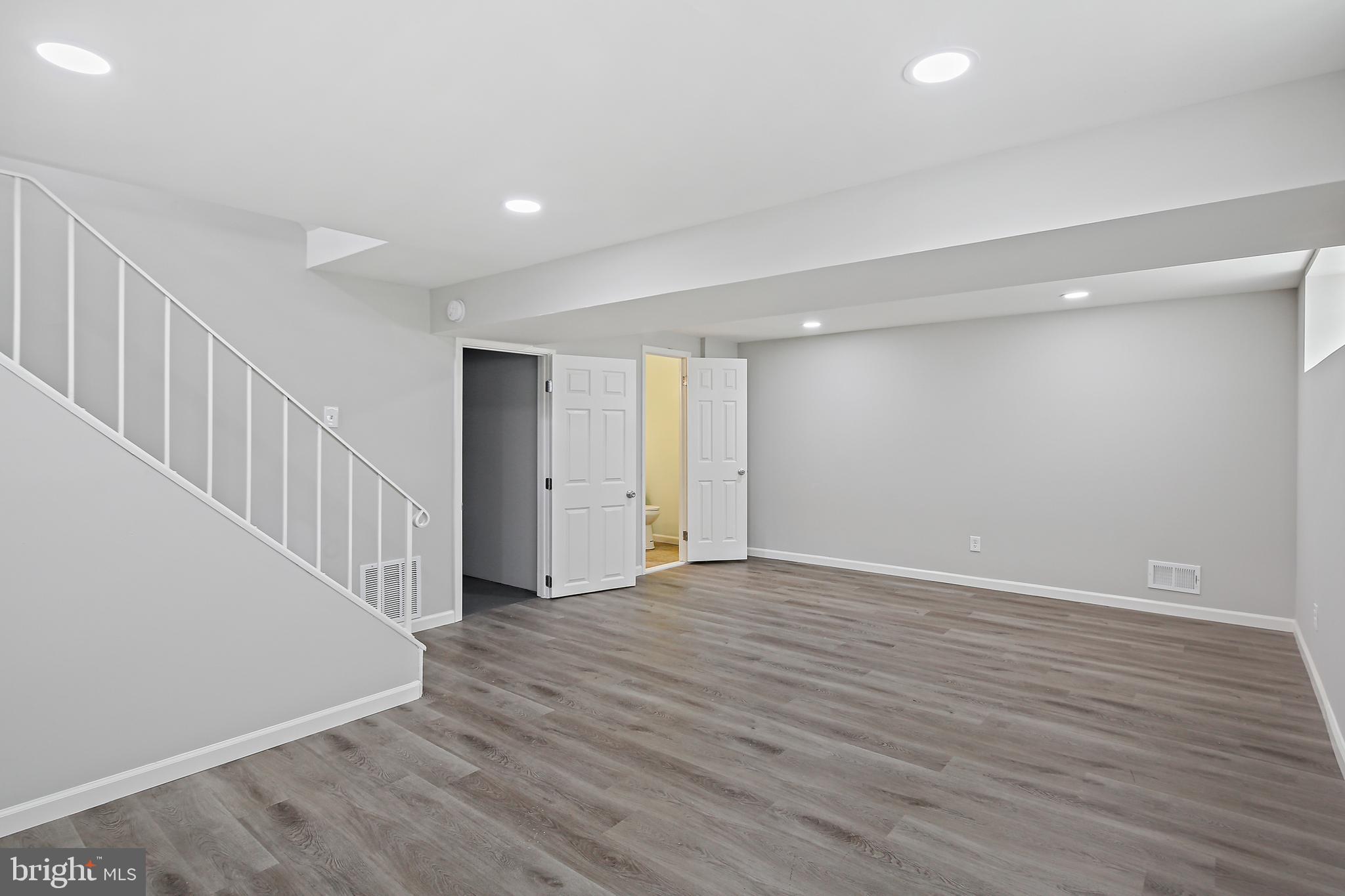 MONTROSE - Residential