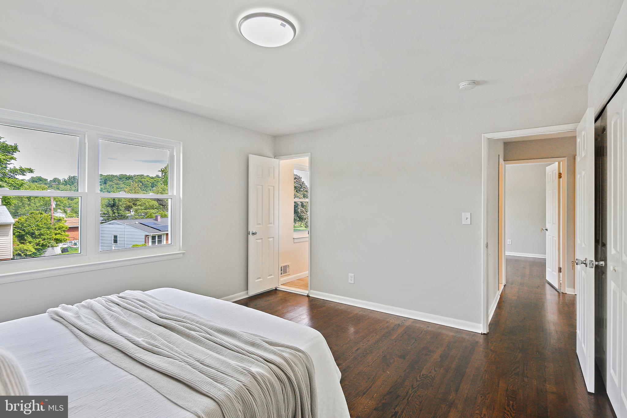 MONTROSE - Residential