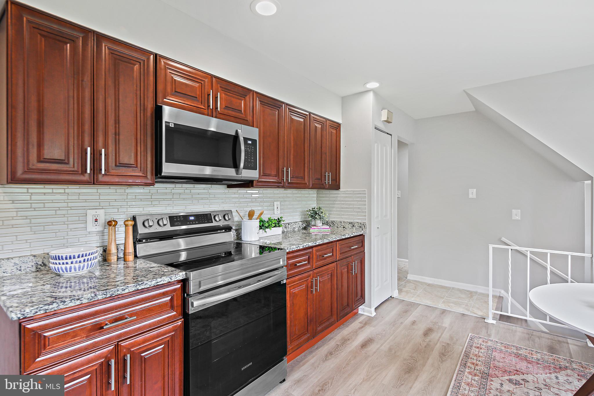 MONTROSE - Residential