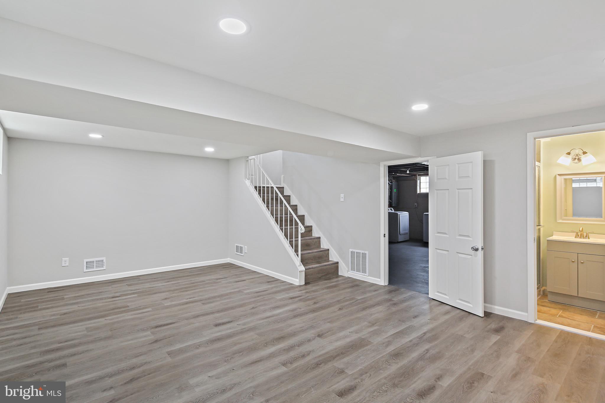 MONTROSE - Residential