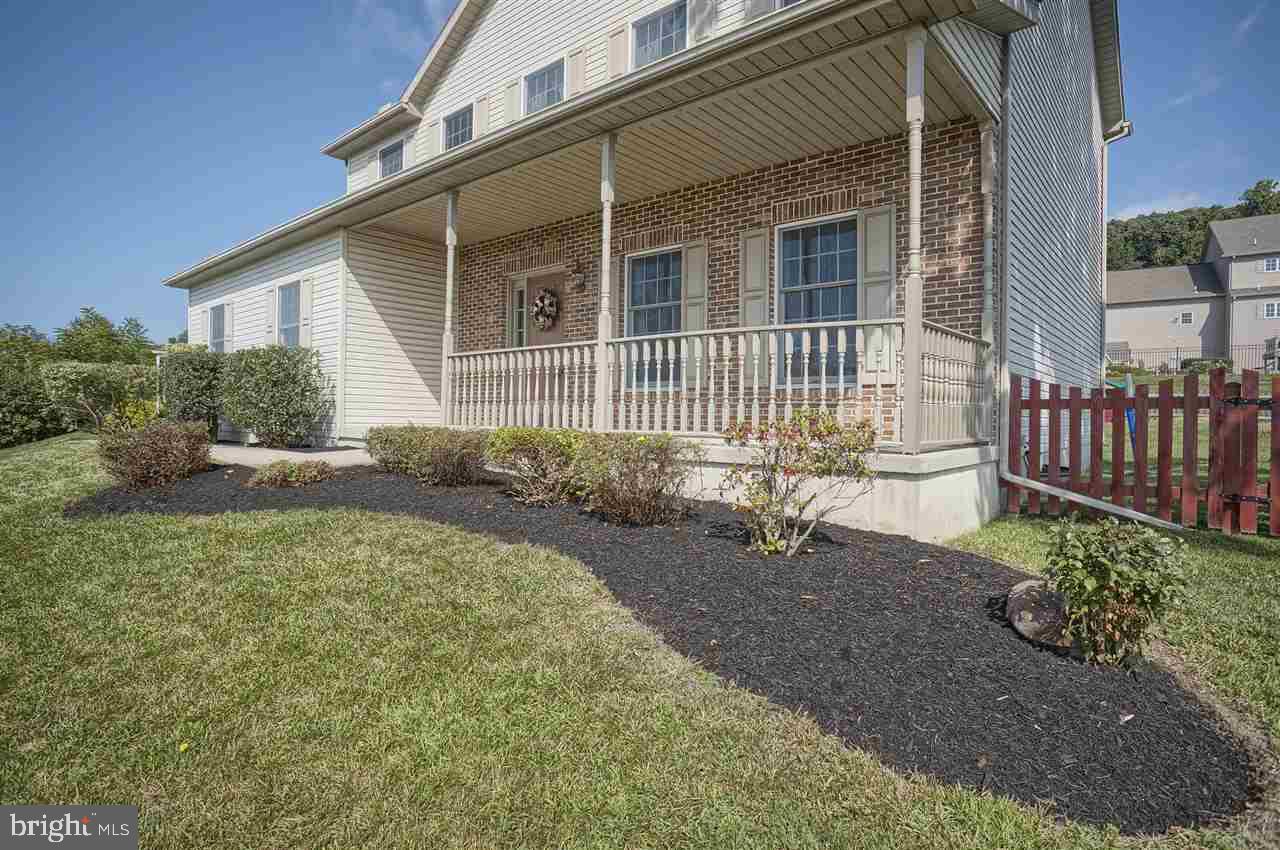 DEER PATH WOODS - Residential