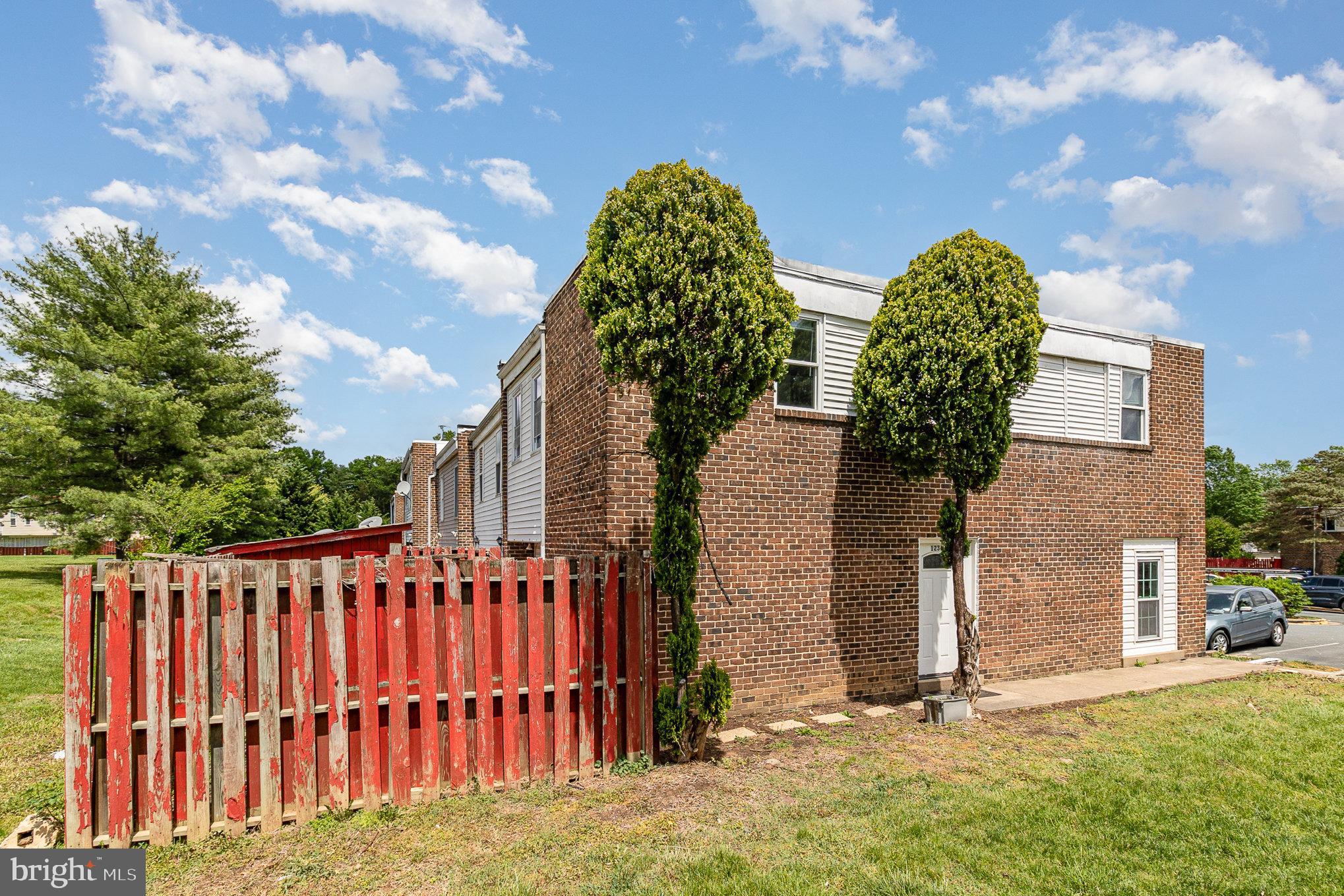 1231 MAGNOLIA LANE