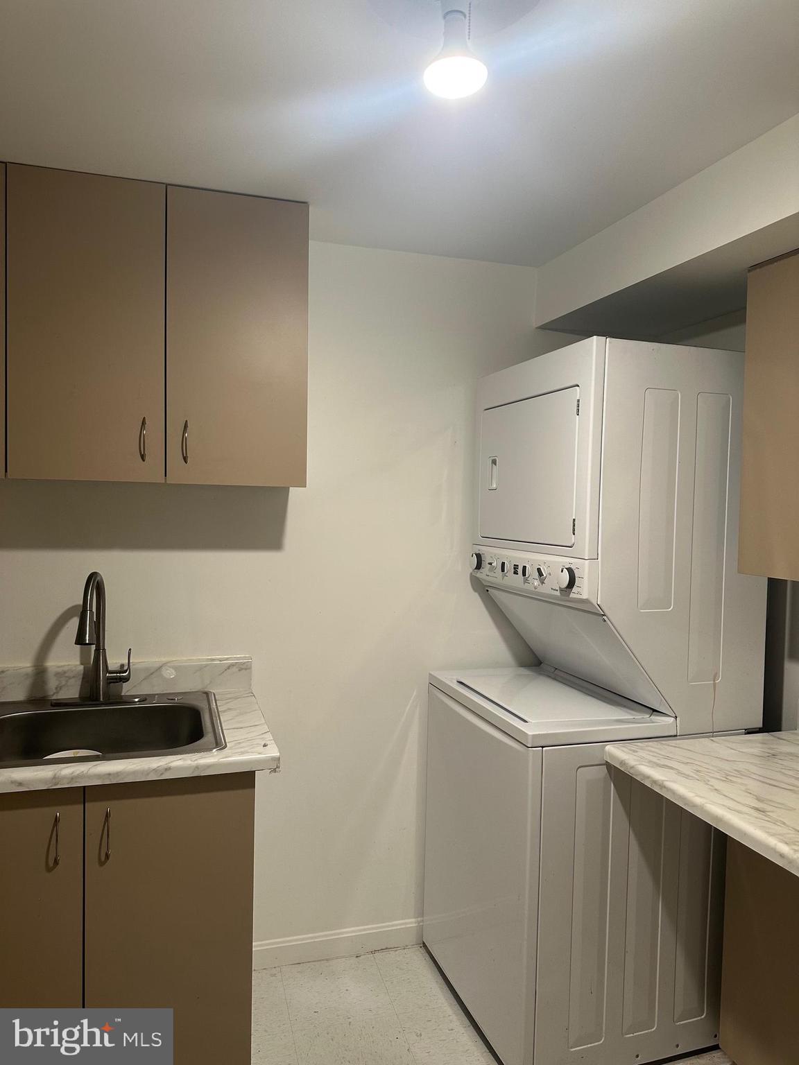 WAYSIDE VILLAGE - Residential Lease