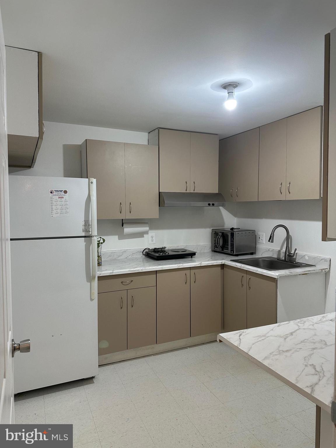 WAYSIDE VILLAGE - Residential Lease