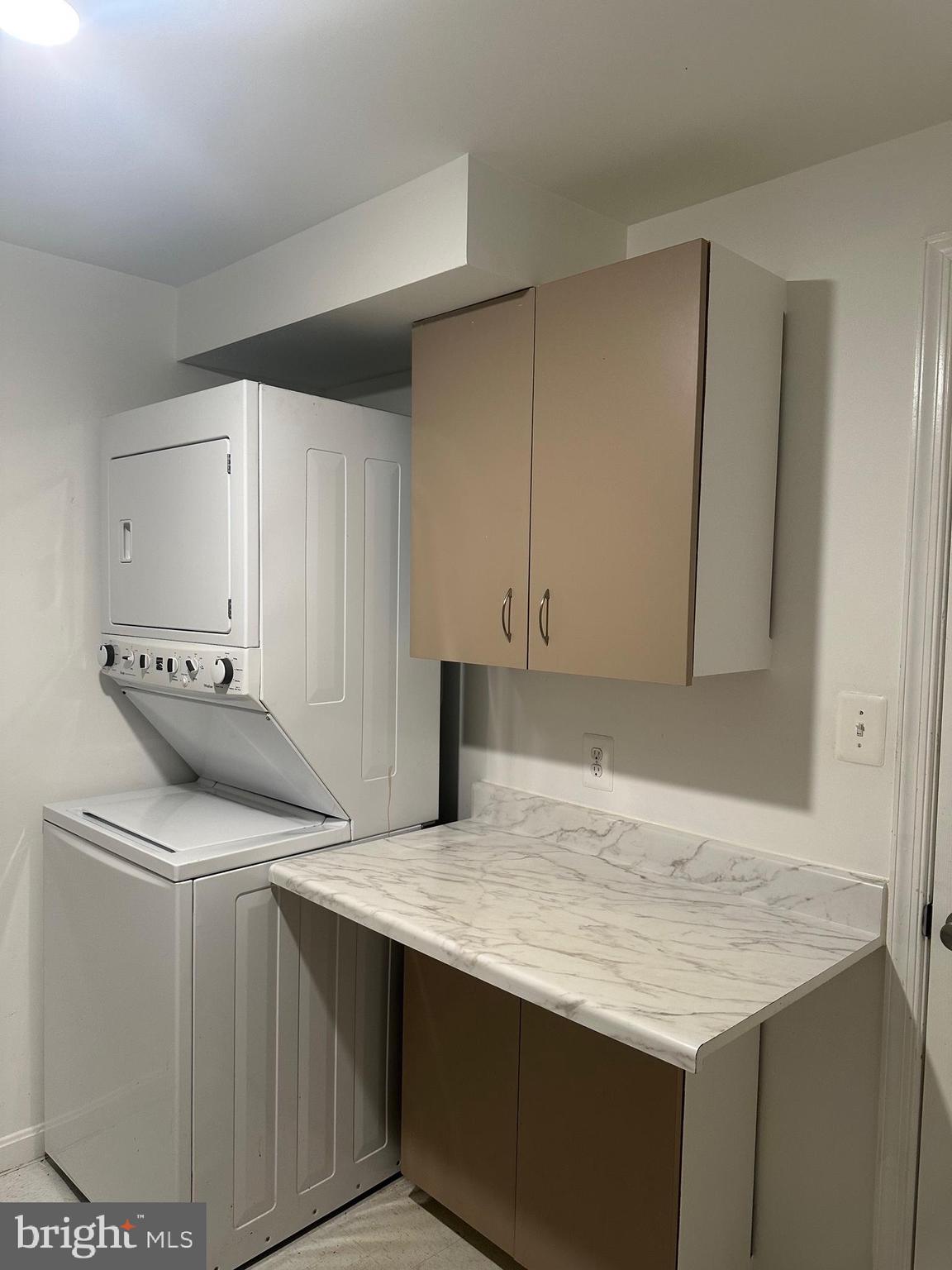 WAYSIDE VILLAGE - Residential Lease