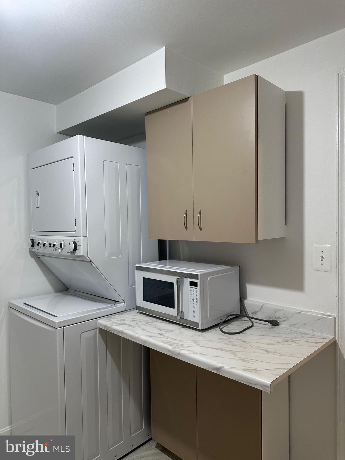 WAYSIDE VILLAGE - Residential Lease