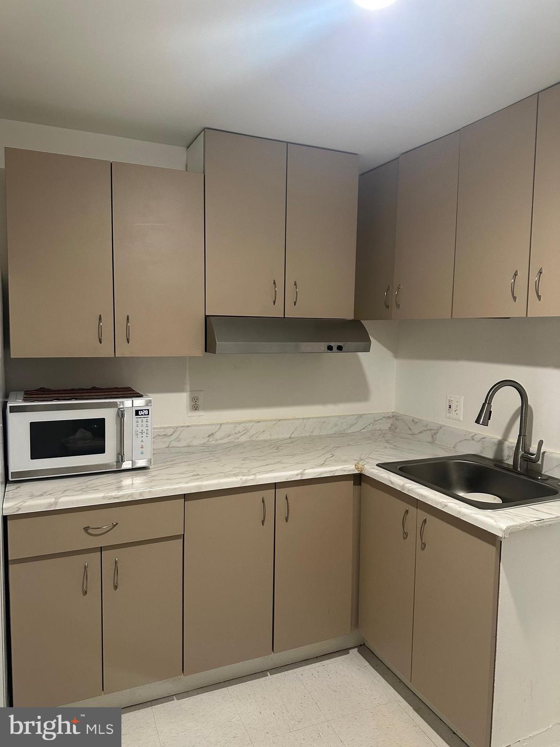 WAYSIDE VILLAGE - Residential Lease