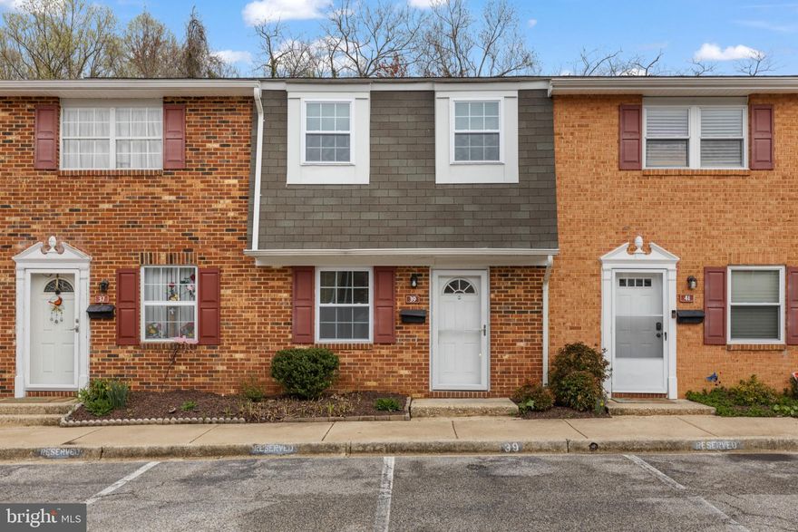 Hilltop Village - 2 bedroom Townhouse - Updated.
Welcome to our renovated 2 bedroom townhome located in the charming city of Annapolis, MD. This cozy home offers a comfortable living space with 2 bedrooms and 1.5 bathrooms, perfect for those seeking a low-maintenance lifestyle. The townhome features a patio, providing outdoor space for relaxation and entertainment. Additionally, a shed is available for extra storage, ensuring that you have ample room for all your belongings. Nestled in a desirable location, this townhome offers convenience and accessibility to nearby amenities, including shopping centers, restaurants, and parks. With its modern updates and thoughtful design, this renovated 2 bedroom townhome is the ideal place to call home. Don't miss out on this opportunity to experience comfortable living in Annapolis, MD. Contact us today to schedule a tour and see all that this townhome has to offer.