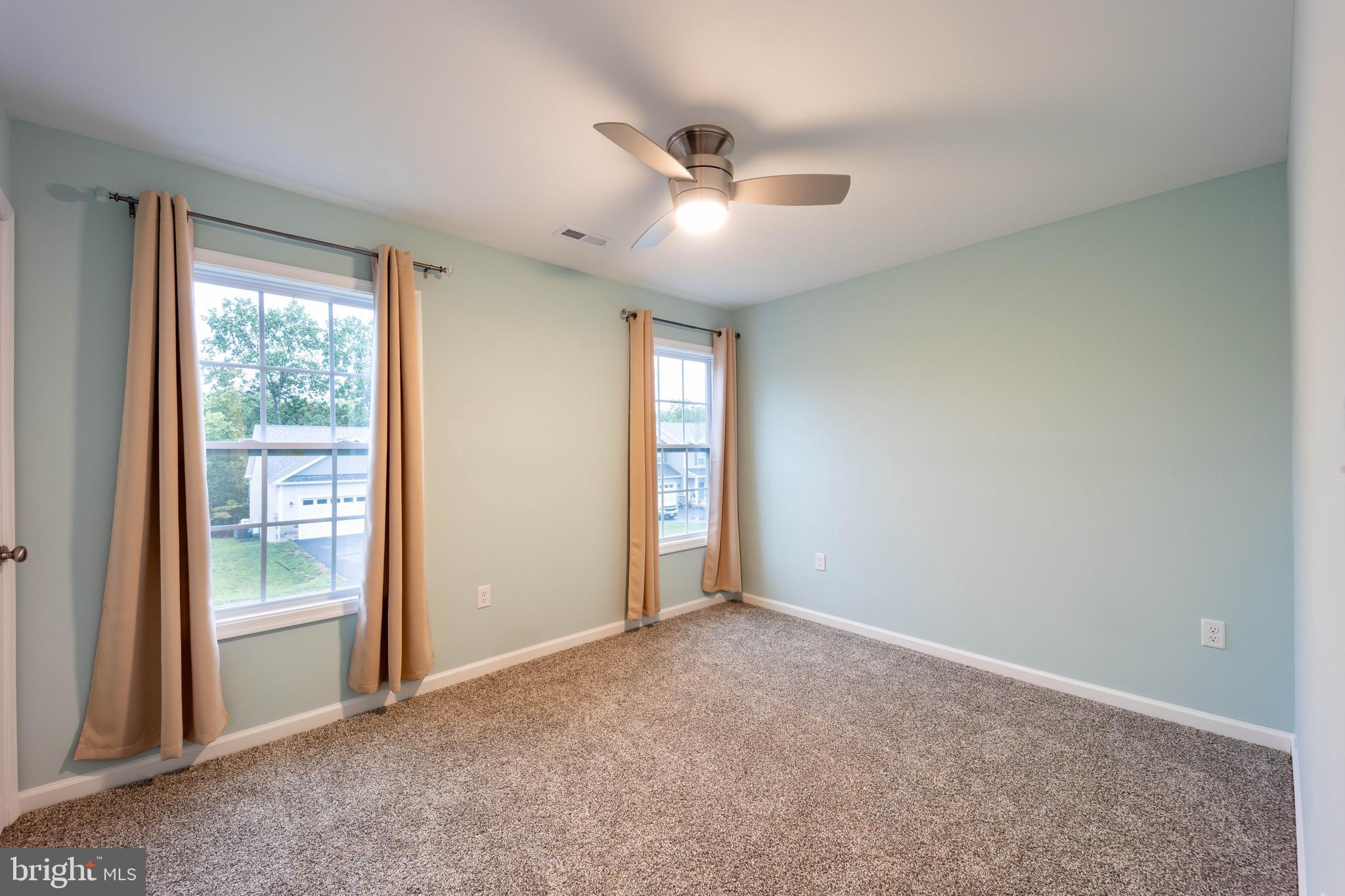 MIDDLE CREEK MANOR - Residential