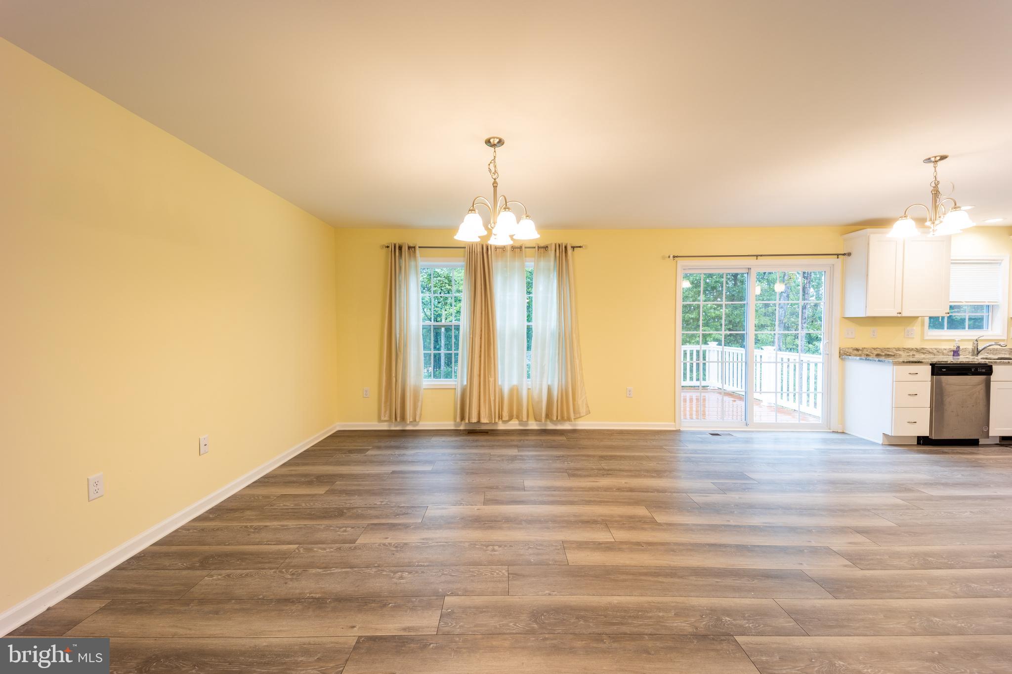 MIDDLE CREEK MANOR - Residential