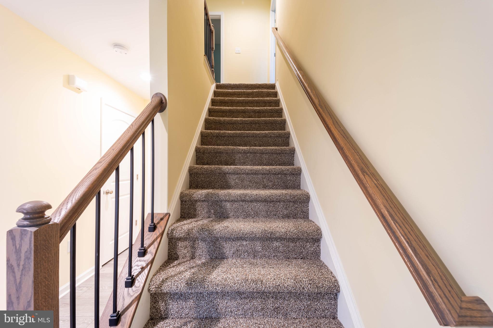 MIDDLE CREEK MANOR - Residential