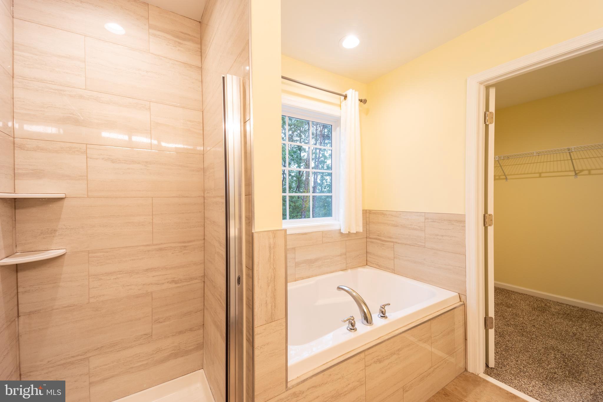 MIDDLE CREEK MANOR - Residential