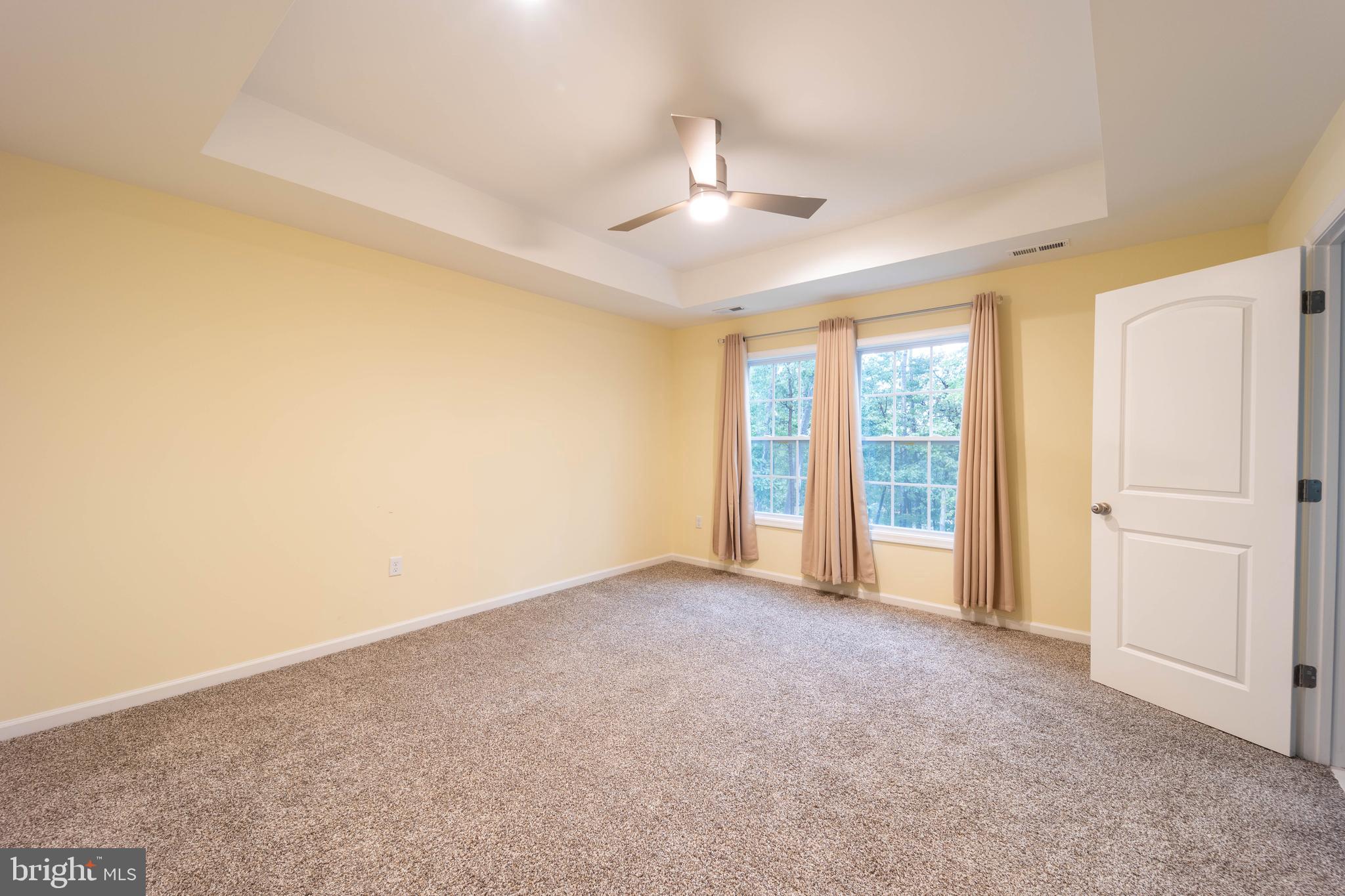 MIDDLE CREEK MANOR - Residential