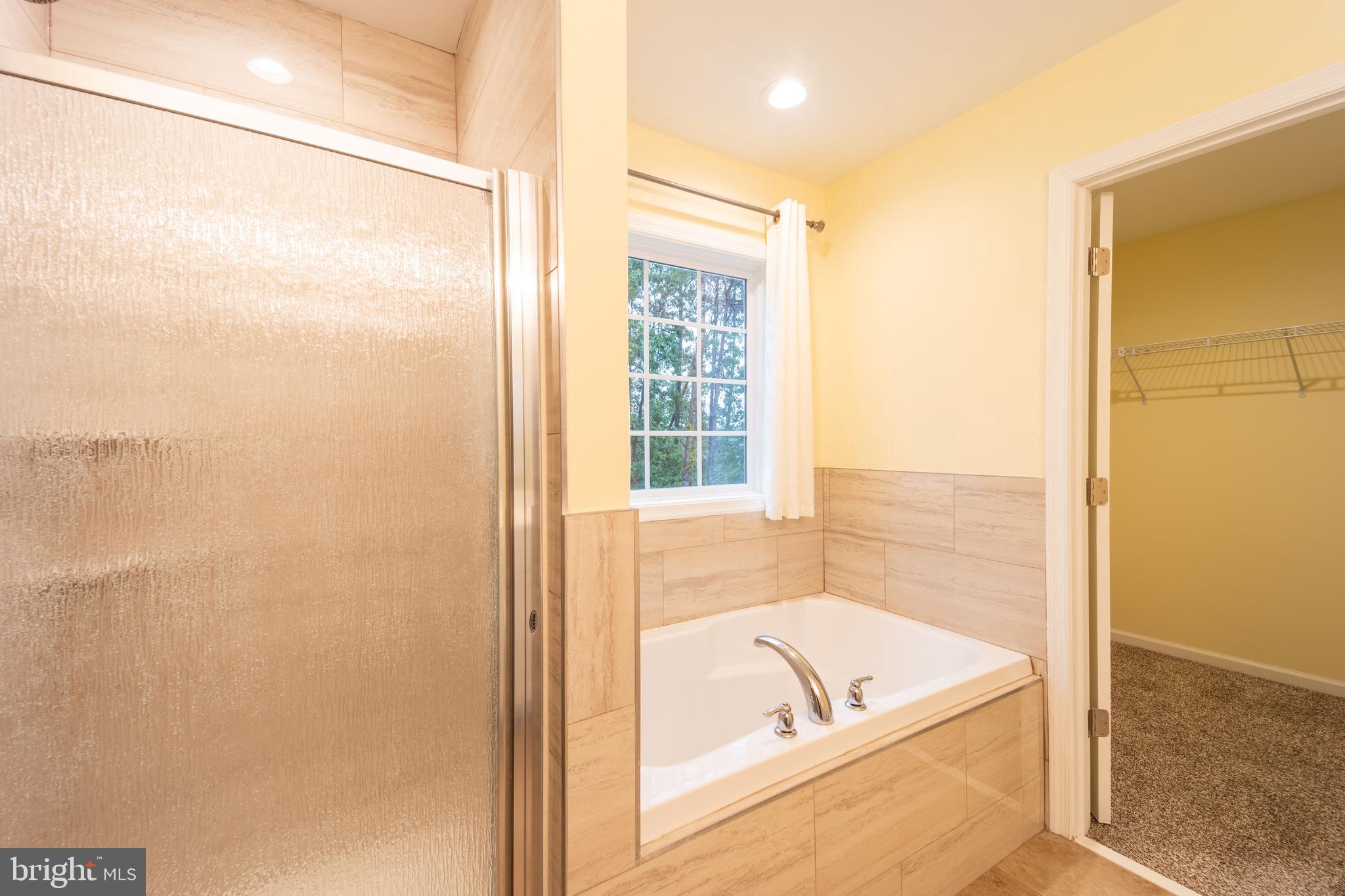 MIDDLE CREEK MANOR - Residential