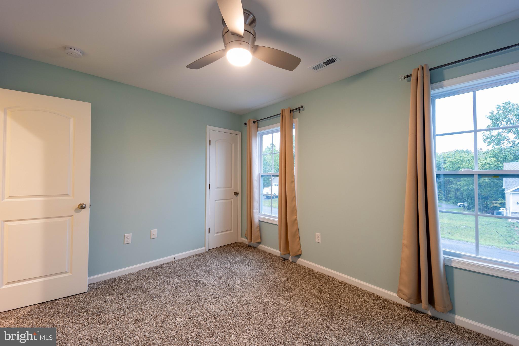 MIDDLE CREEK MANOR - Residential