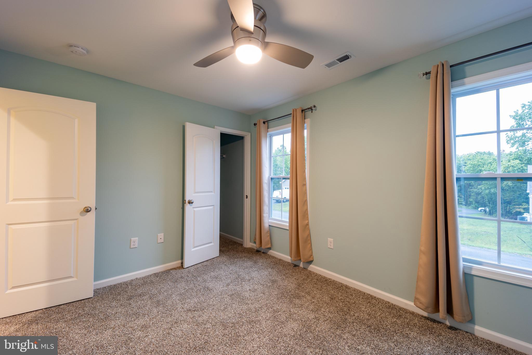 MIDDLE CREEK MANOR - Residential