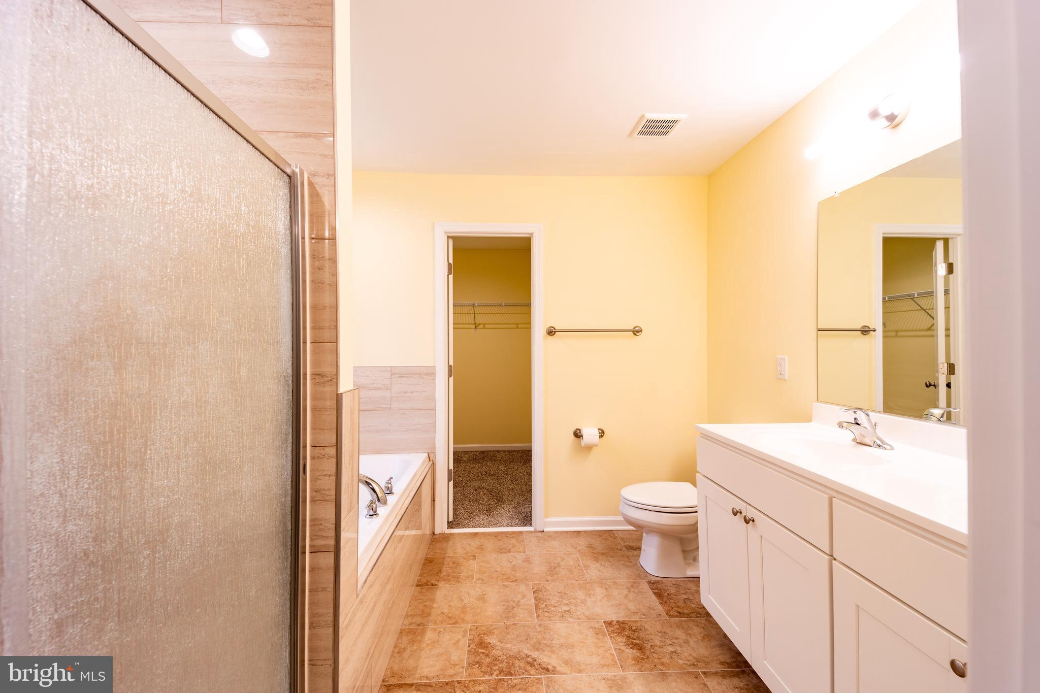 MIDDLE CREEK MANOR - Residential