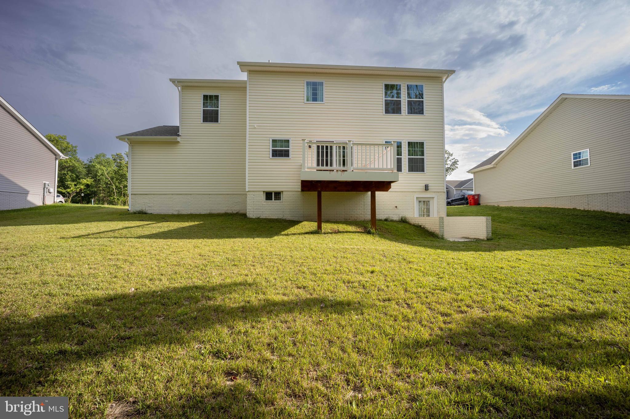 MIDDLE CREEK MANOR - Residential