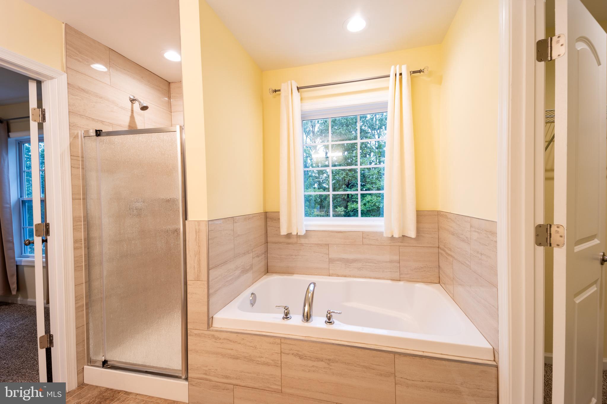 MIDDLE CREEK MANOR - Residential