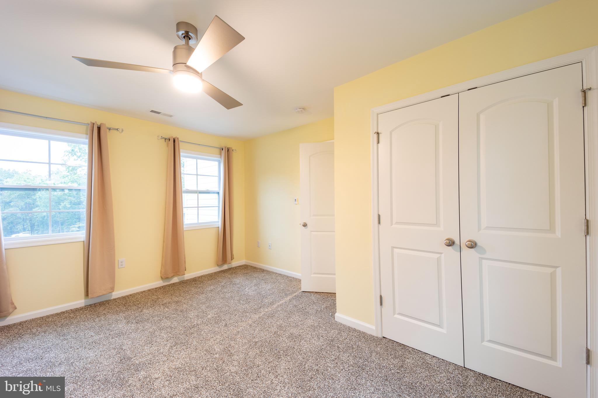 MIDDLE CREEK MANOR - Residential