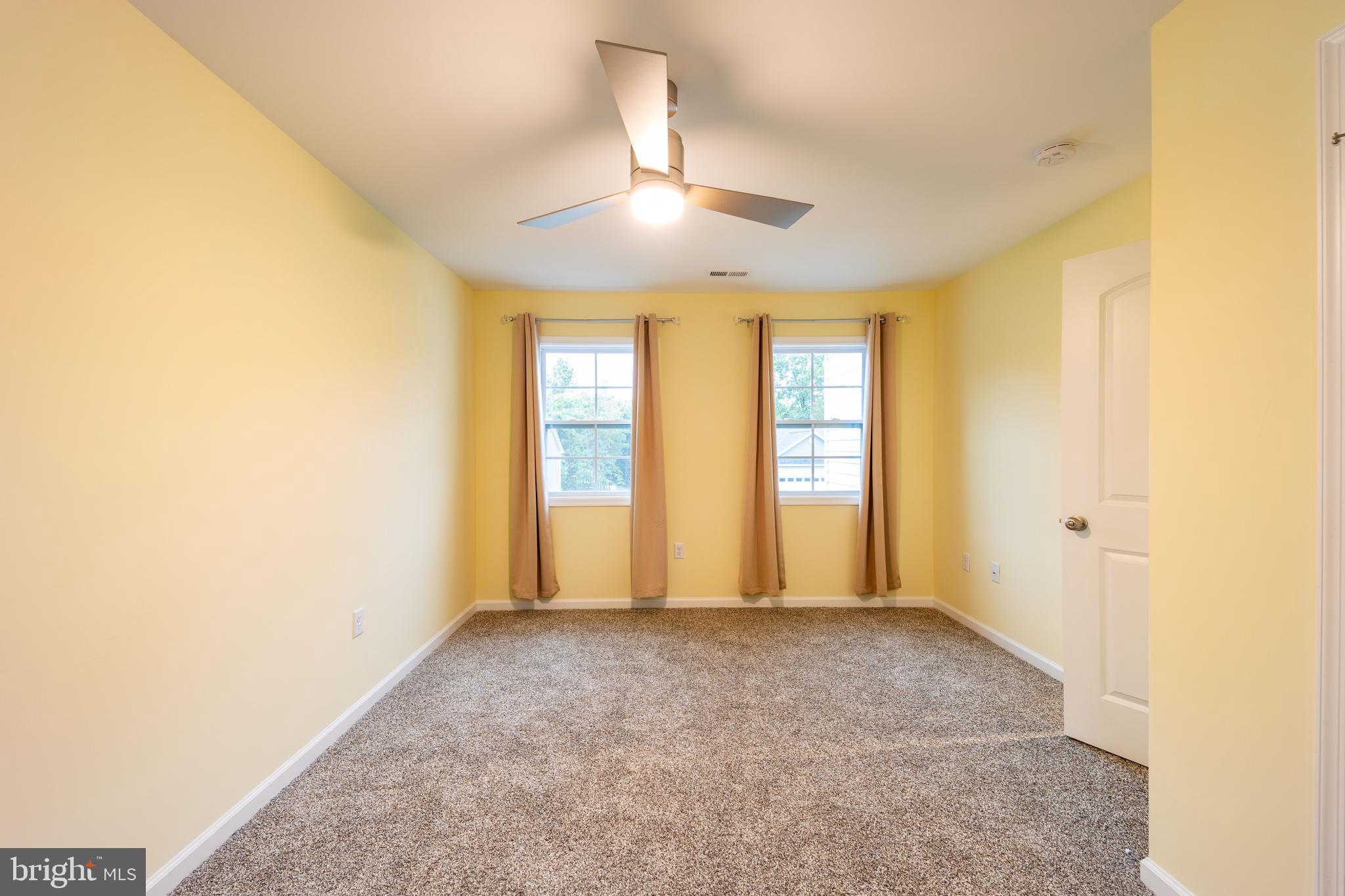 MIDDLE CREEK MANOR - Residential