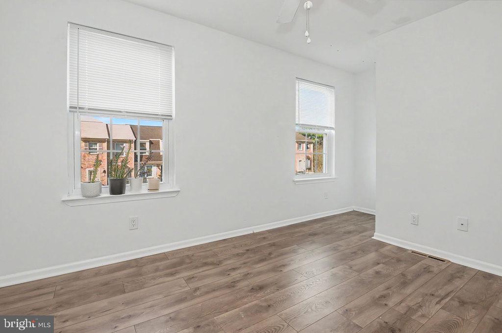 COUNTRY CREEK - Residential