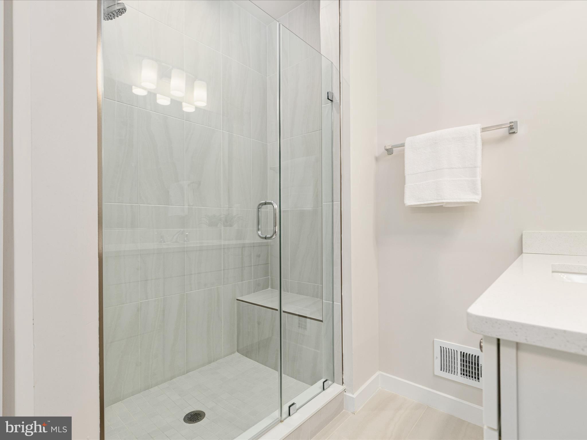 ASHBROOK PLACE - Residential Lease