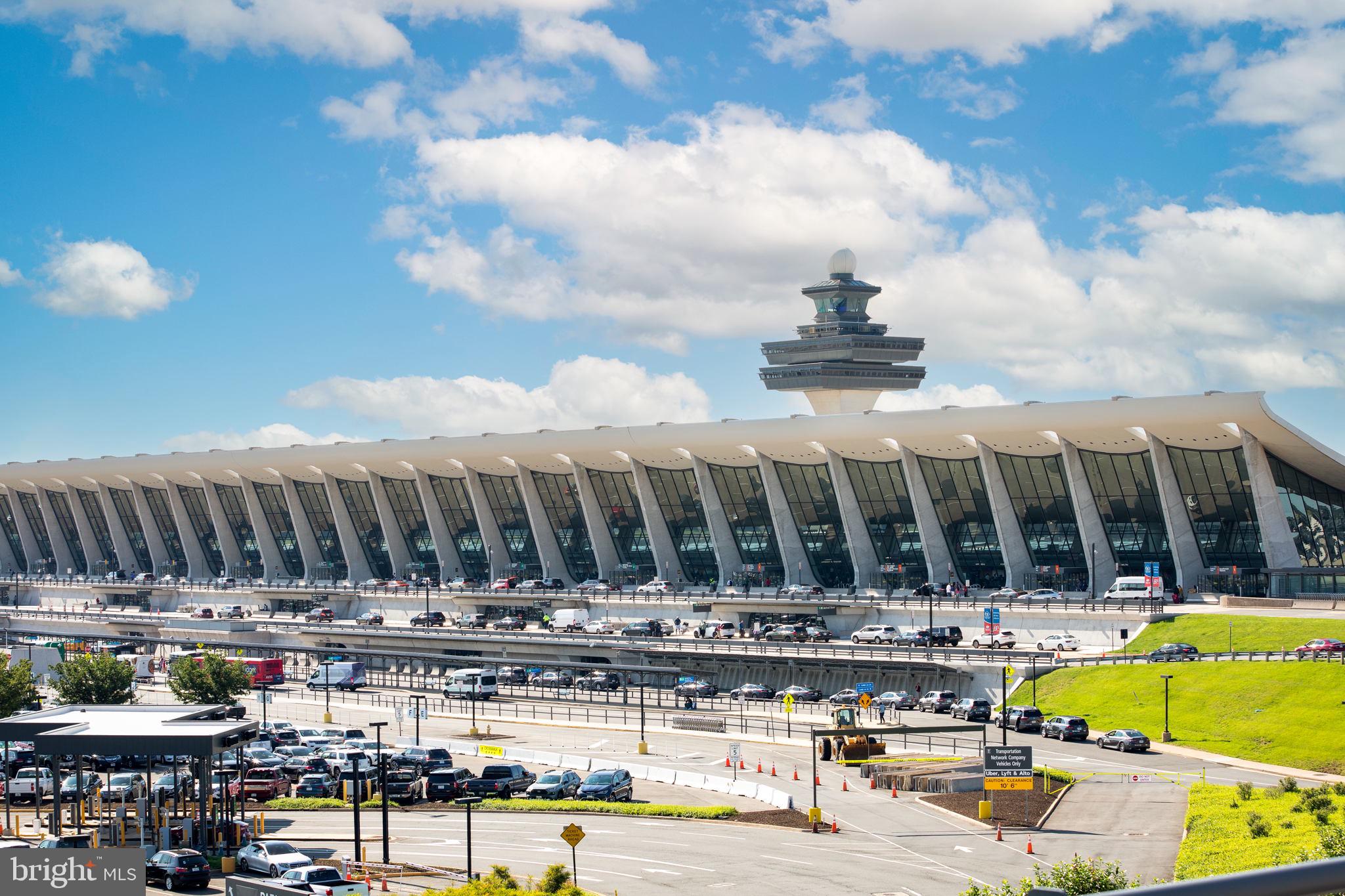 ASHBROOK PLACE - Residential Lease