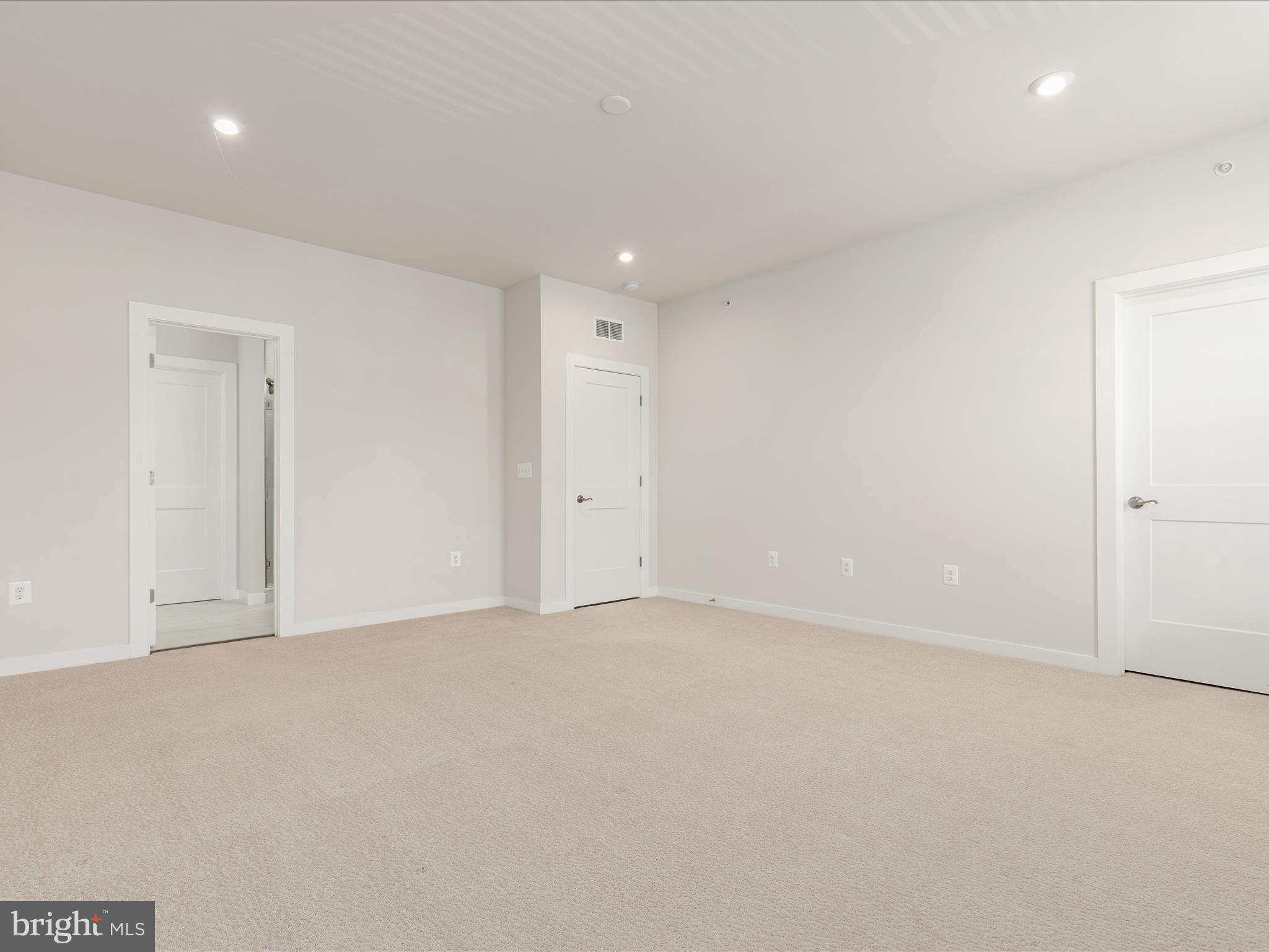 ASHBROOK PLACE - Residential Lease