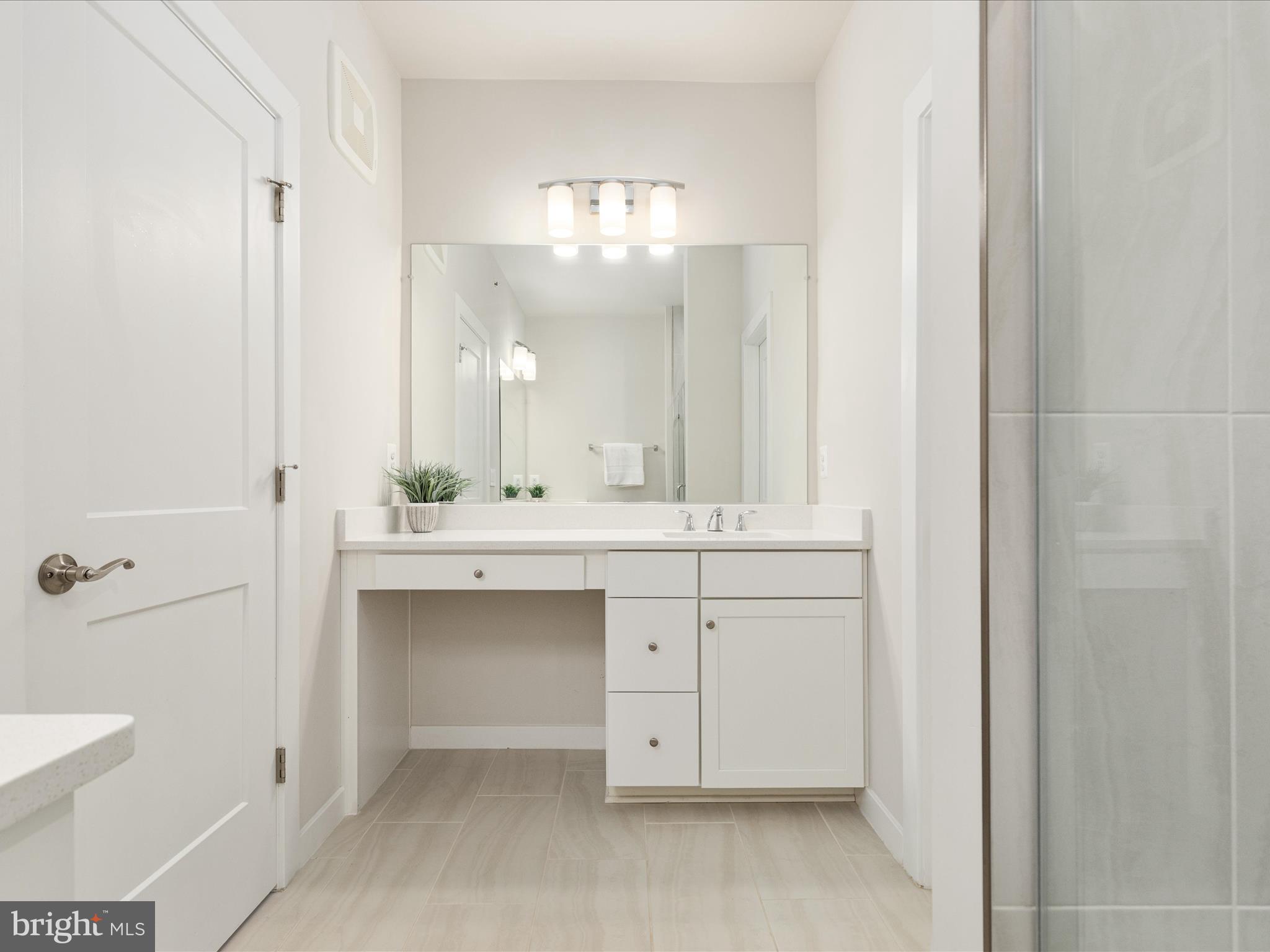 ASHBROOK PLACE - Residential Lease