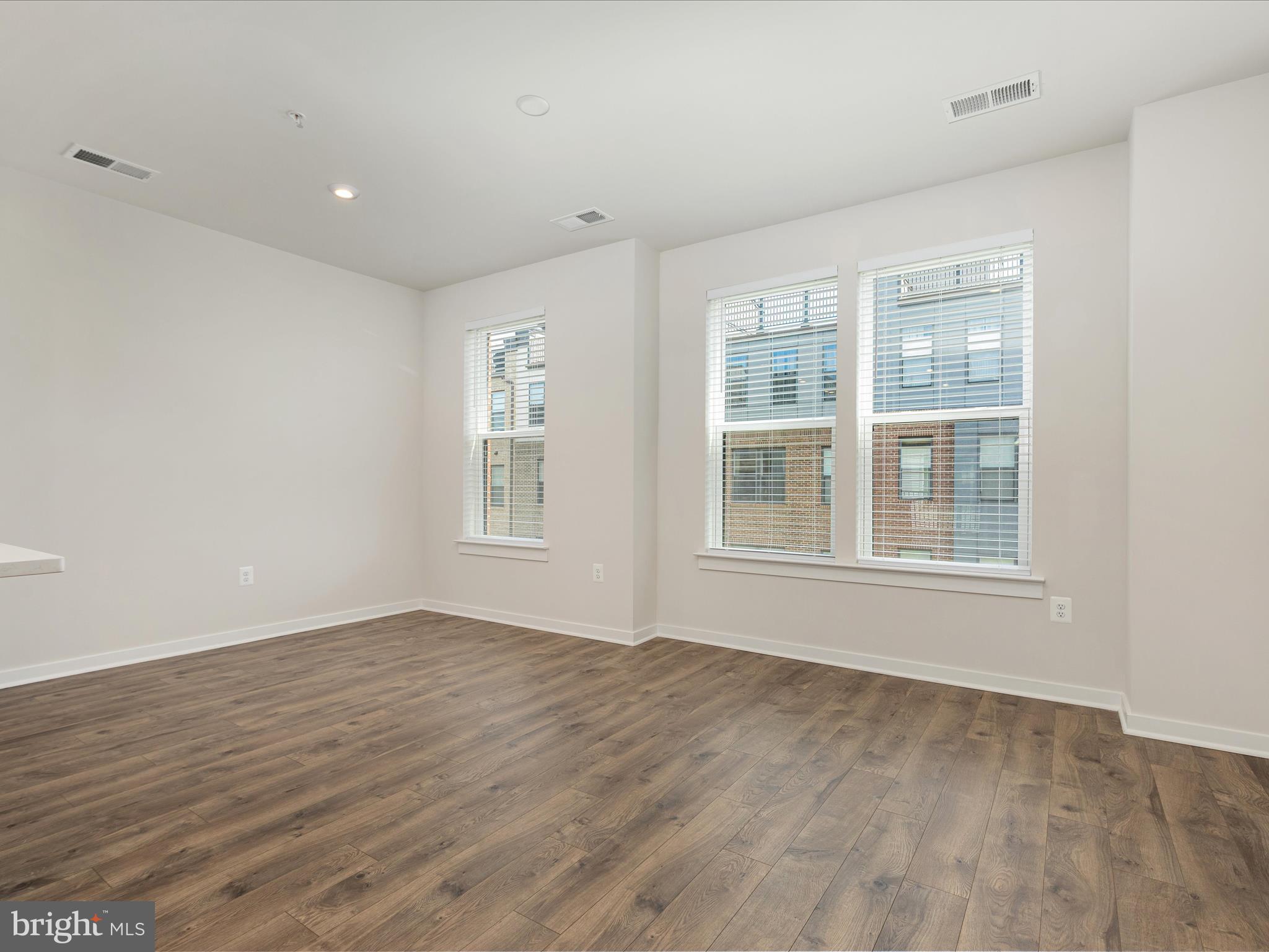 ASHBROOK PLACE - Residential Lease