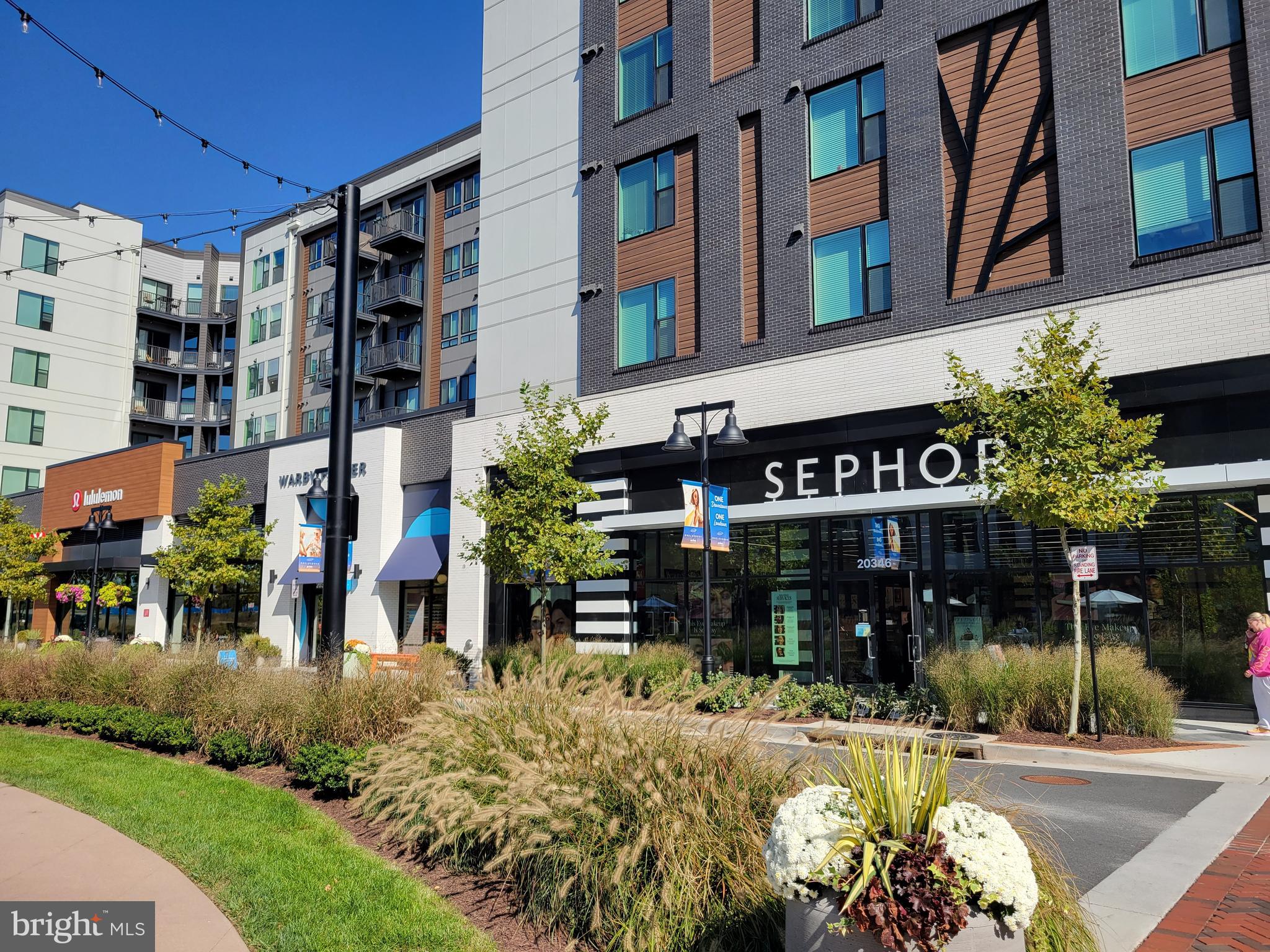 ASHBROOK PLACE - Residential Lease