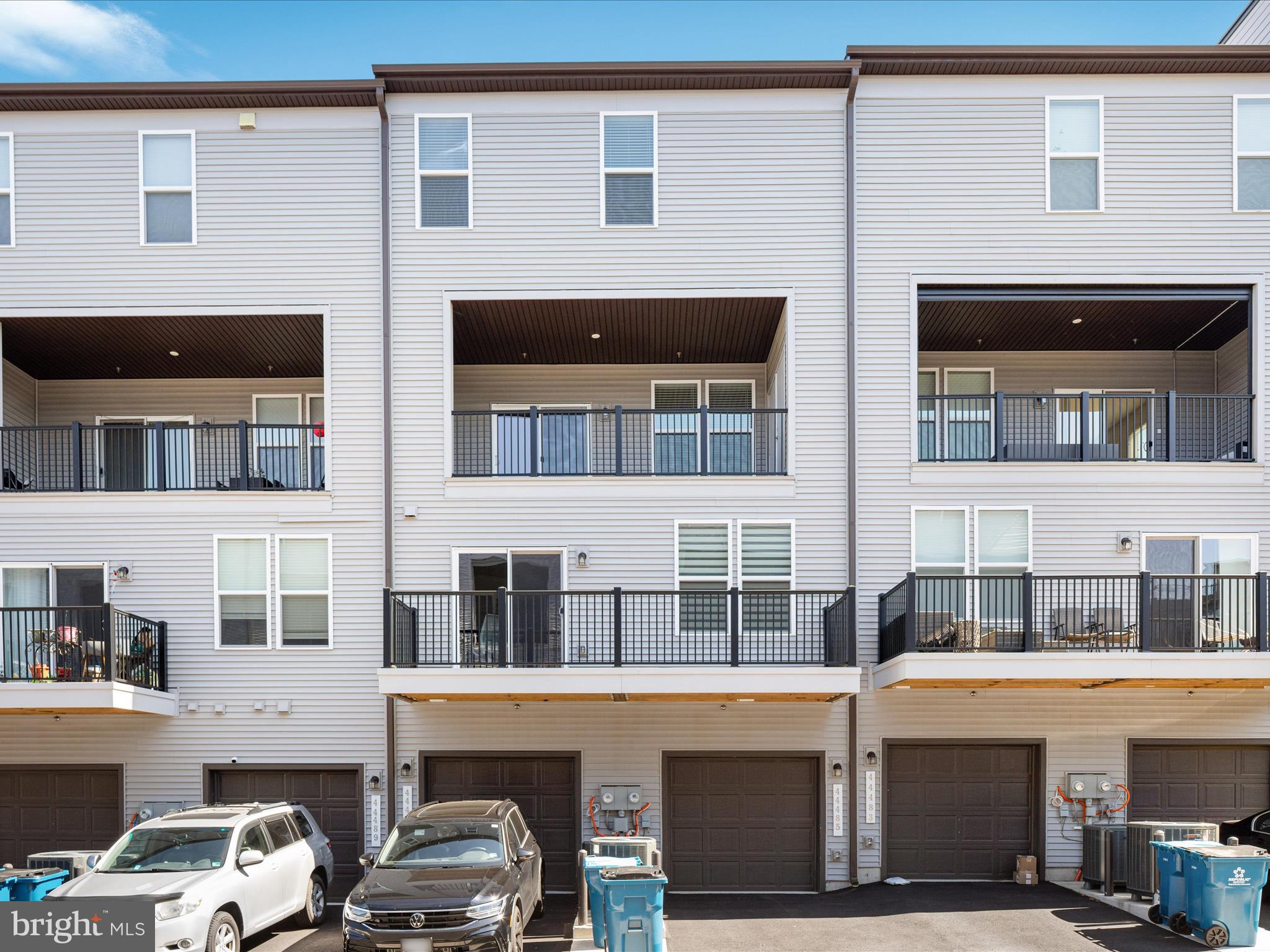 ASHBROOK PLACE - Residential Lease