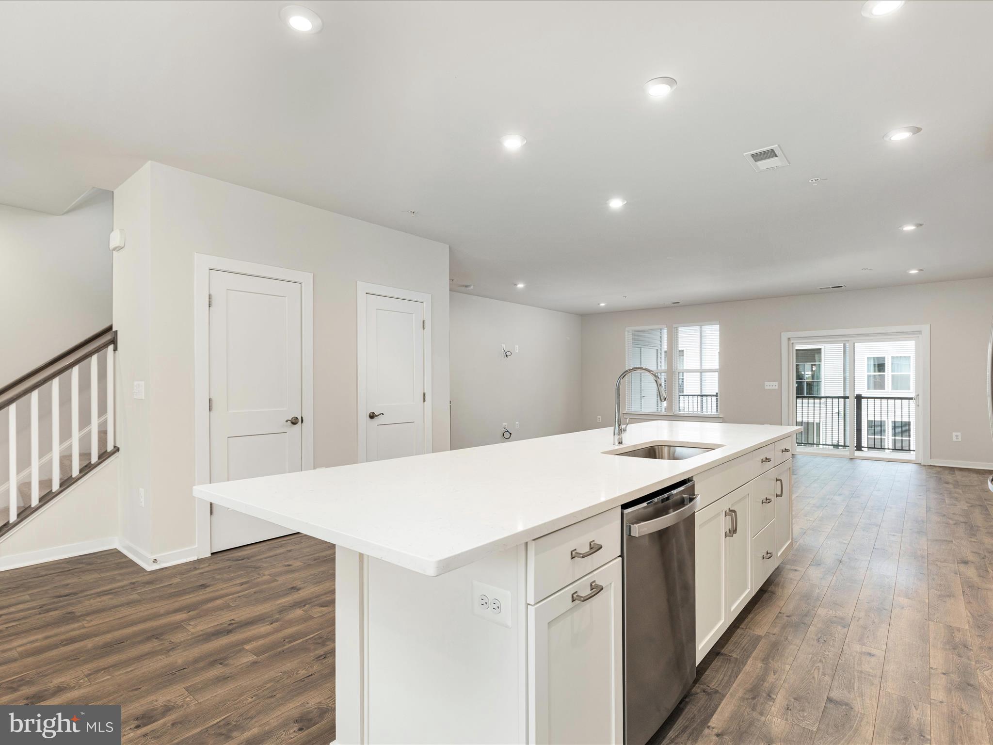 ASHBROOK PLACE - Residential Lease