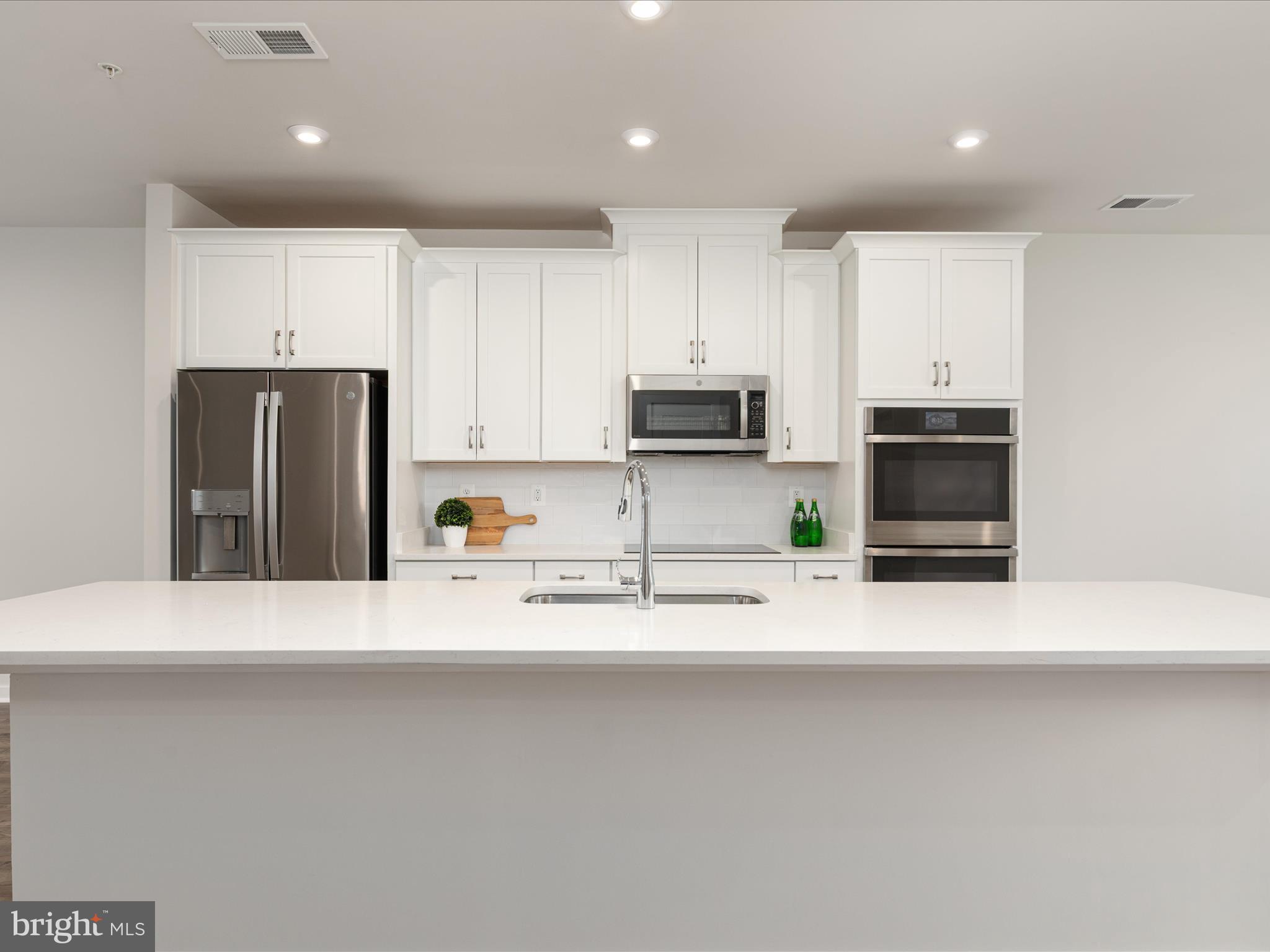 ASHBROOK PLACE - Residential Lease