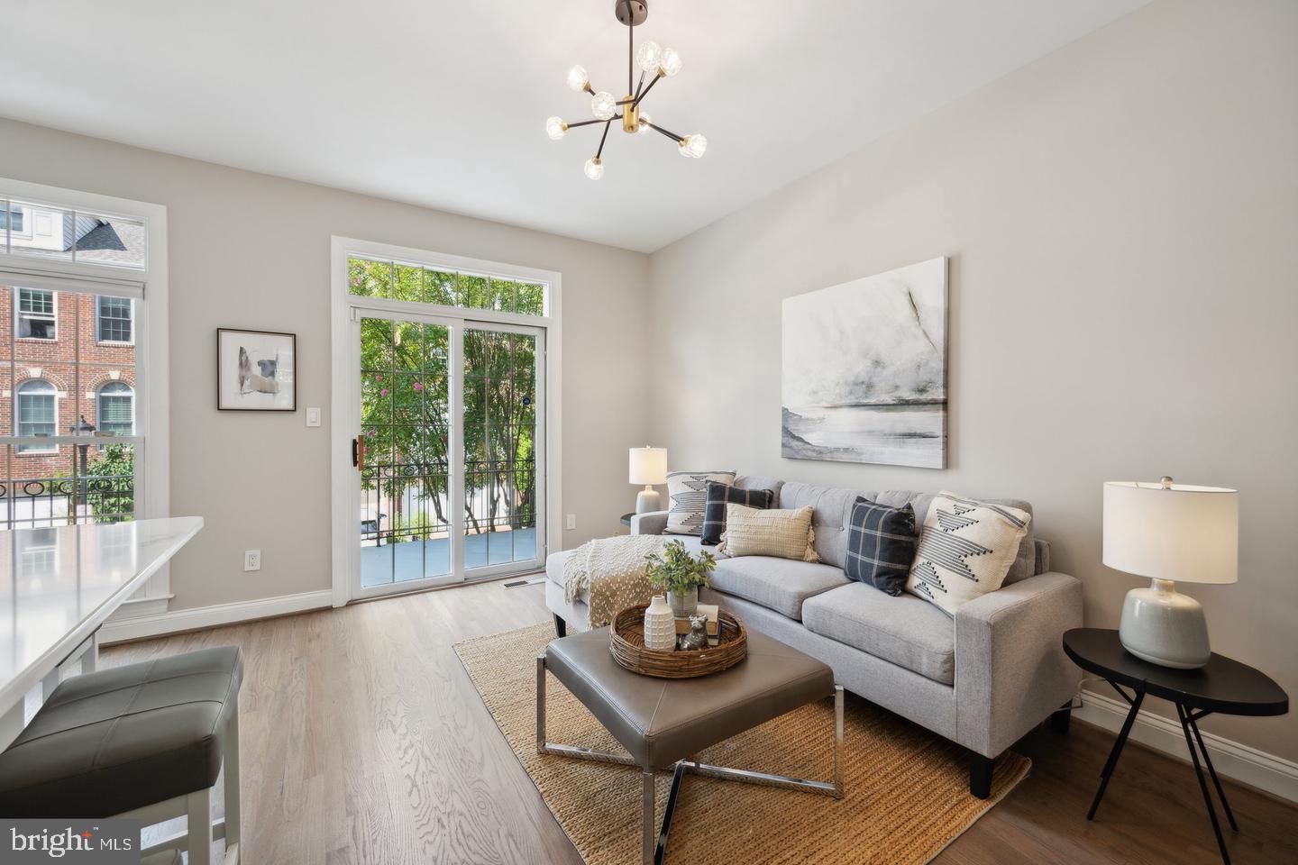 PALISADES PARK - Residential Lease