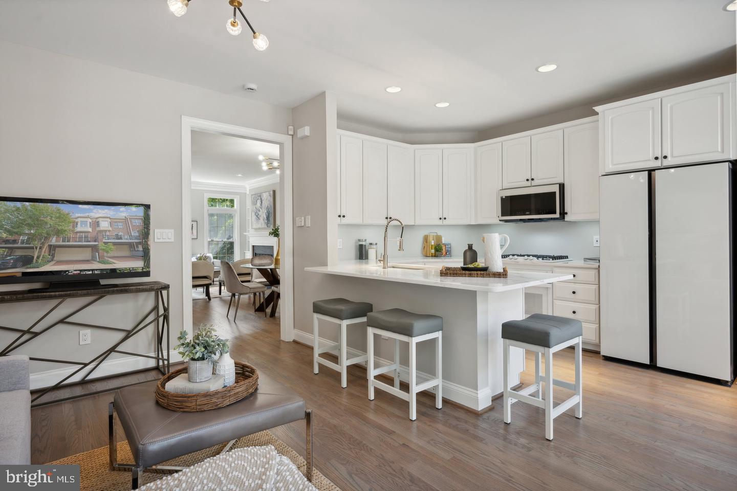 PALISADES PARK - Residential Lease