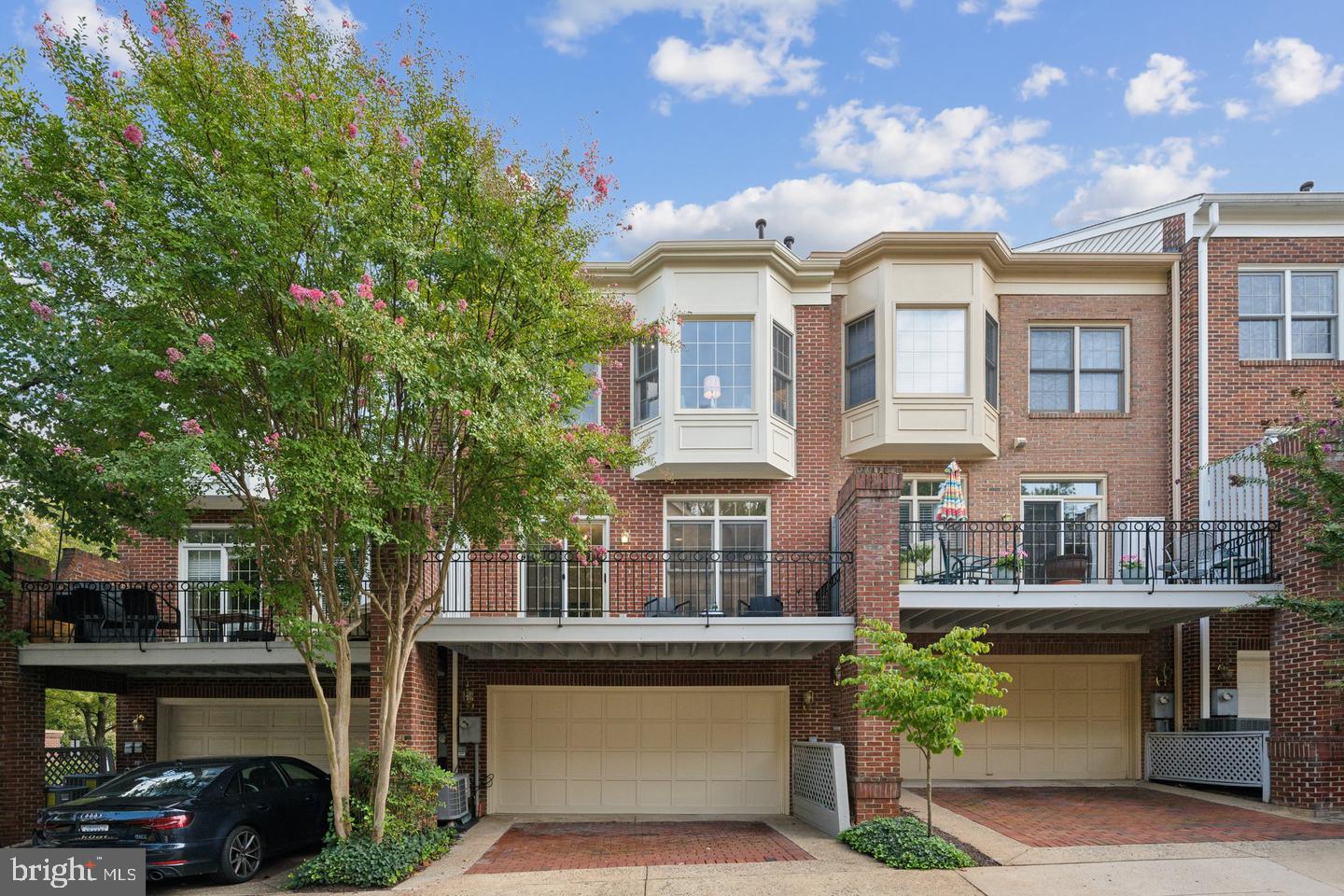 PALISADES PARK - Residential Lease