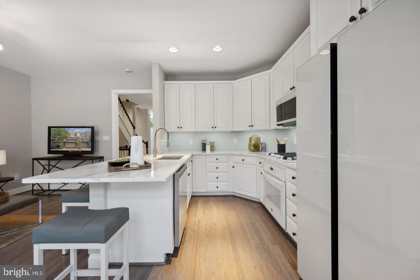 PALISADES PARK - Residential Lease