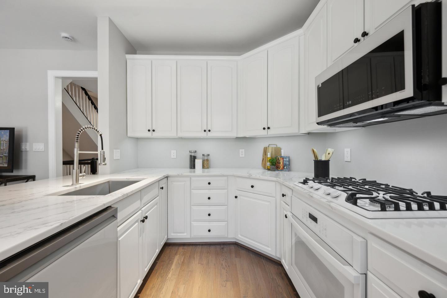 PALISADES PARK - Residential Lease